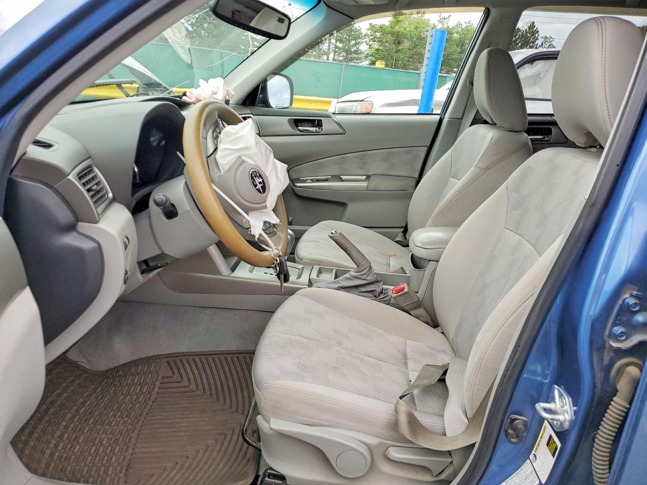 2009 Subaru Forester 2.5x Premium Blue vin: JF2SH63649H765880