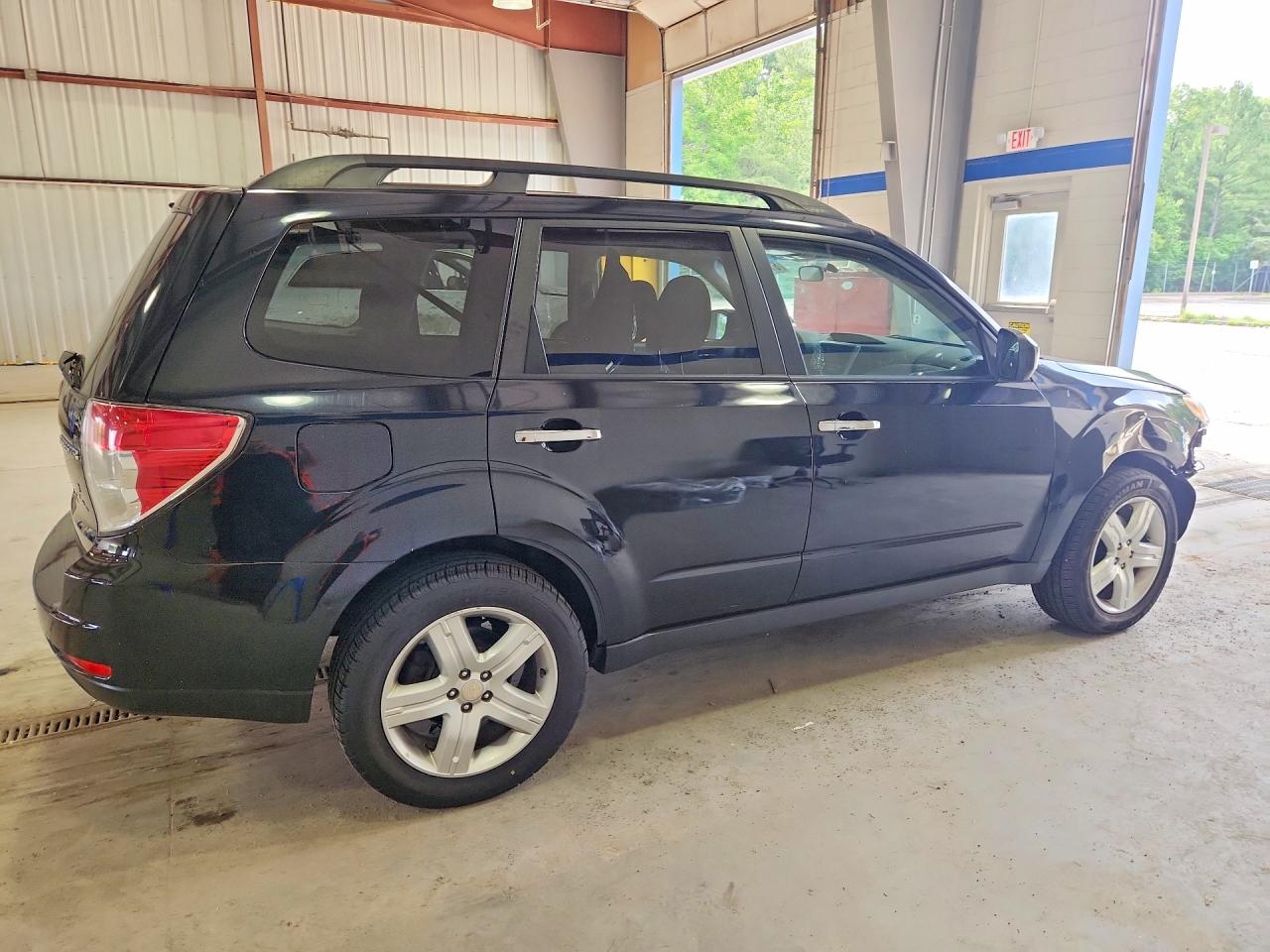 2009 Subaru Forester 2.5x Premium Black vin: JF2SH63659G718797