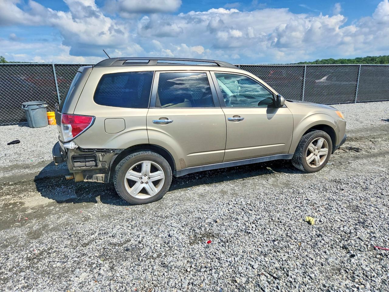 2009 Subaru Forester 2.5x Premium Tan vin: JF2SH63659H704814