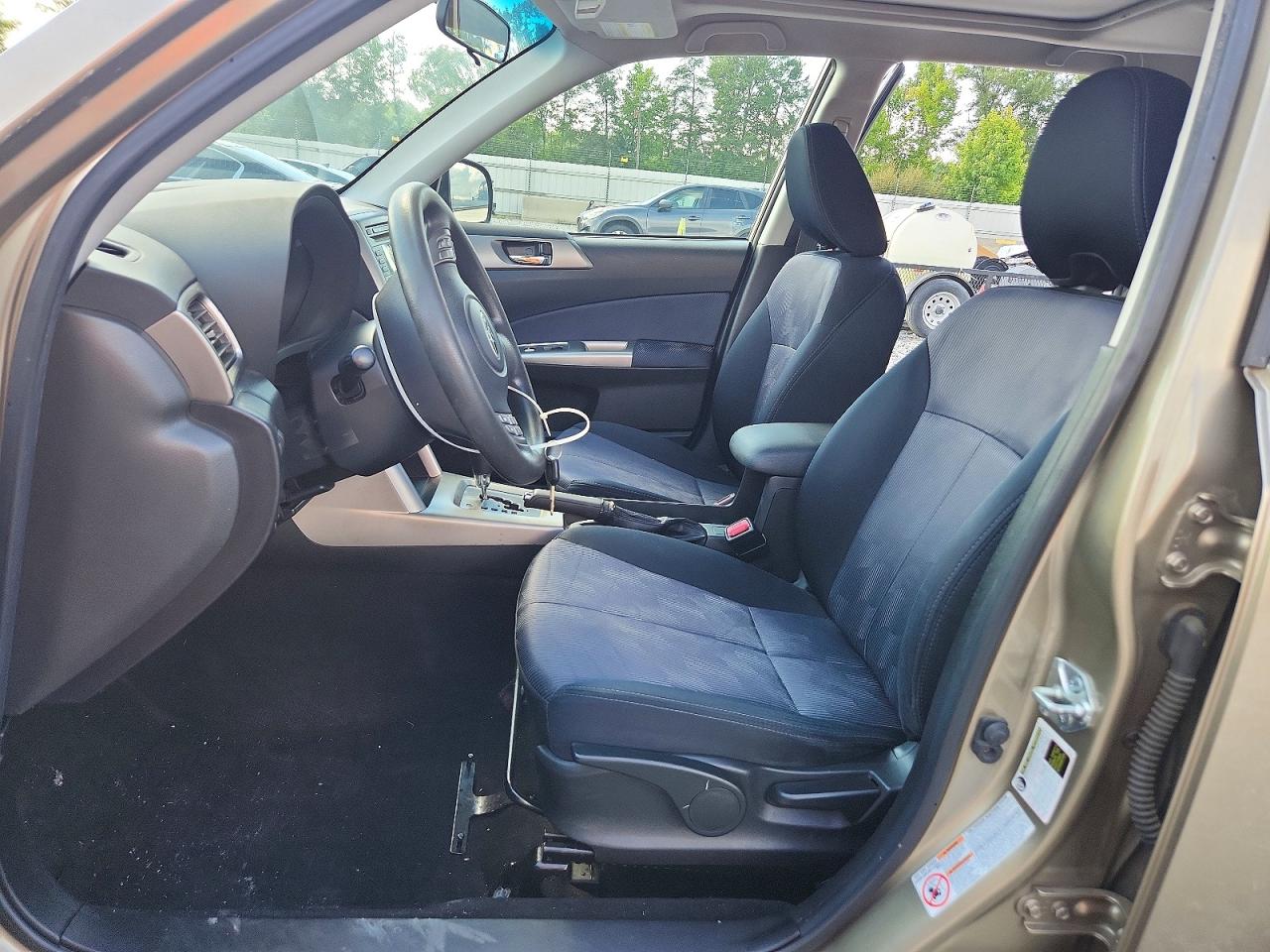 2009 Subaru Forester 2.5x Premium Tan vin: JF2SH63659H704814