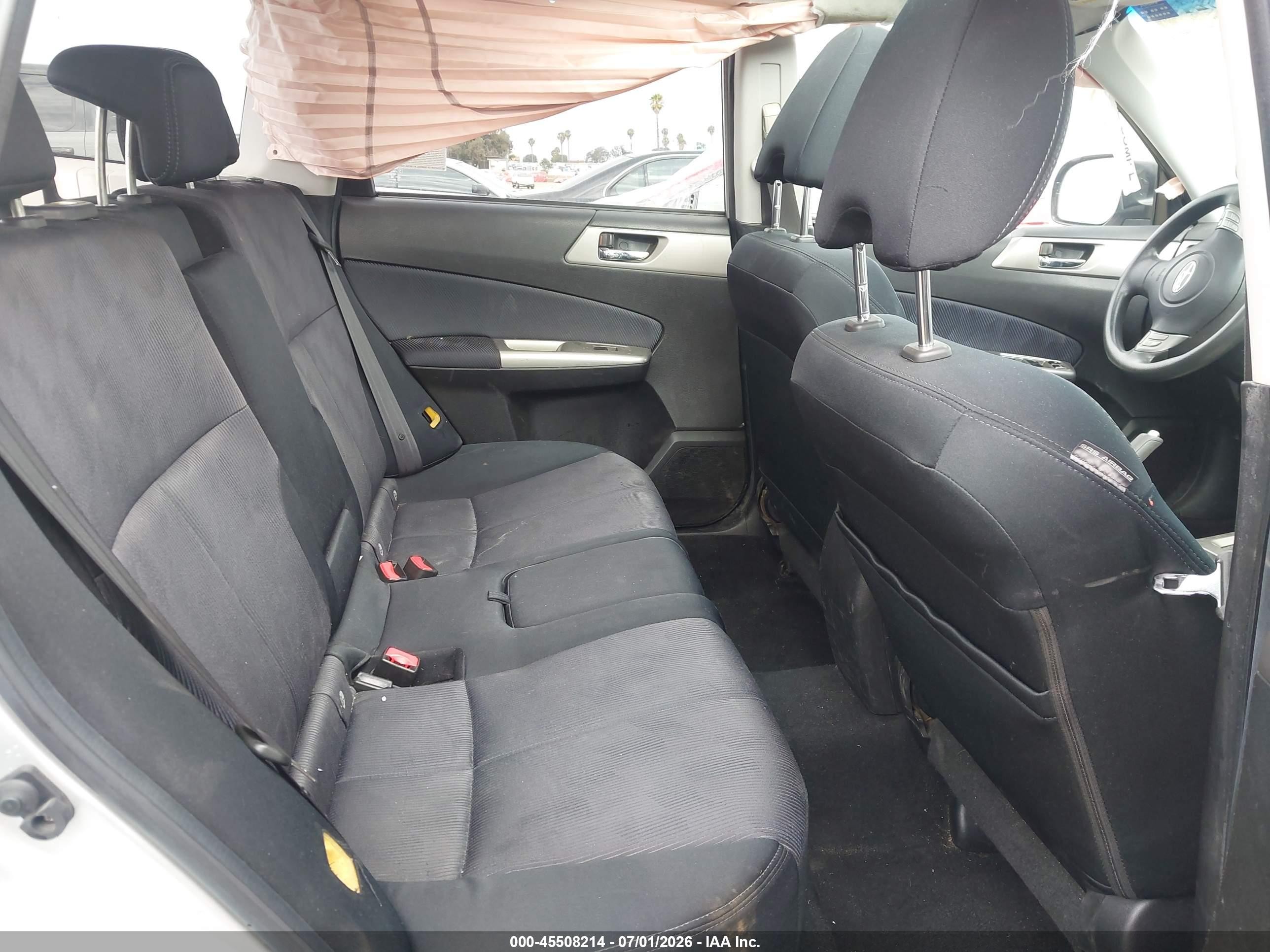 2009 Subaru Forester 2.5x Silver vin: JF2SH63659H758548