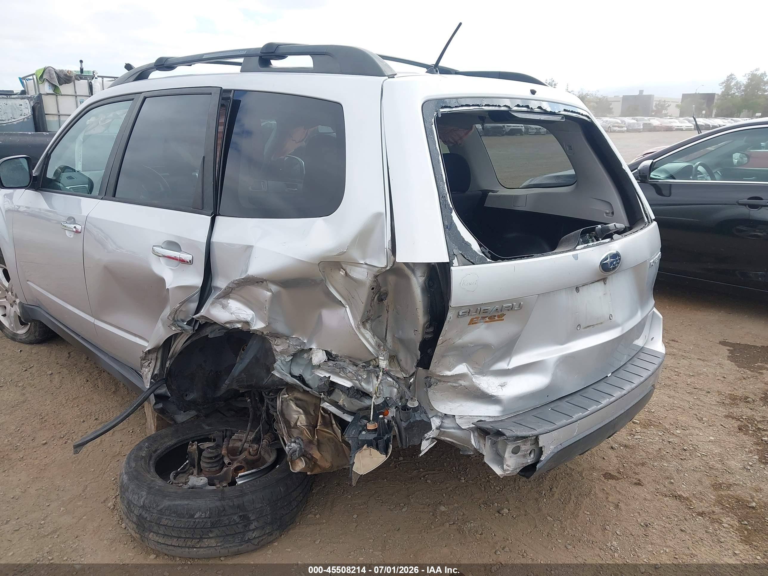 2009 Subaru Forester 2.5x Silver vin: JF2SH63659H758548