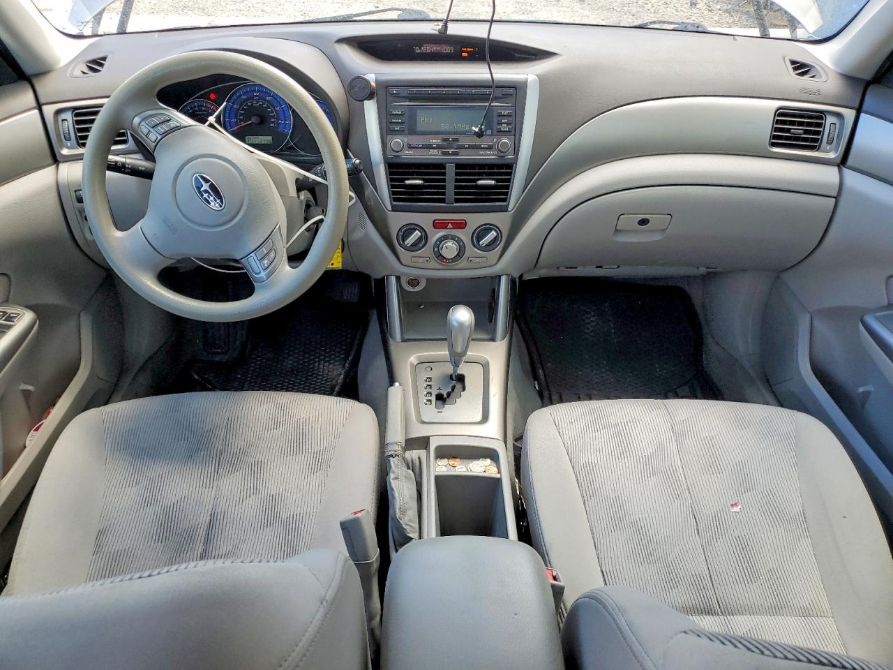 2009 Subaru Forester 2.5x Premium Silver vin: JF2SH63659H777178