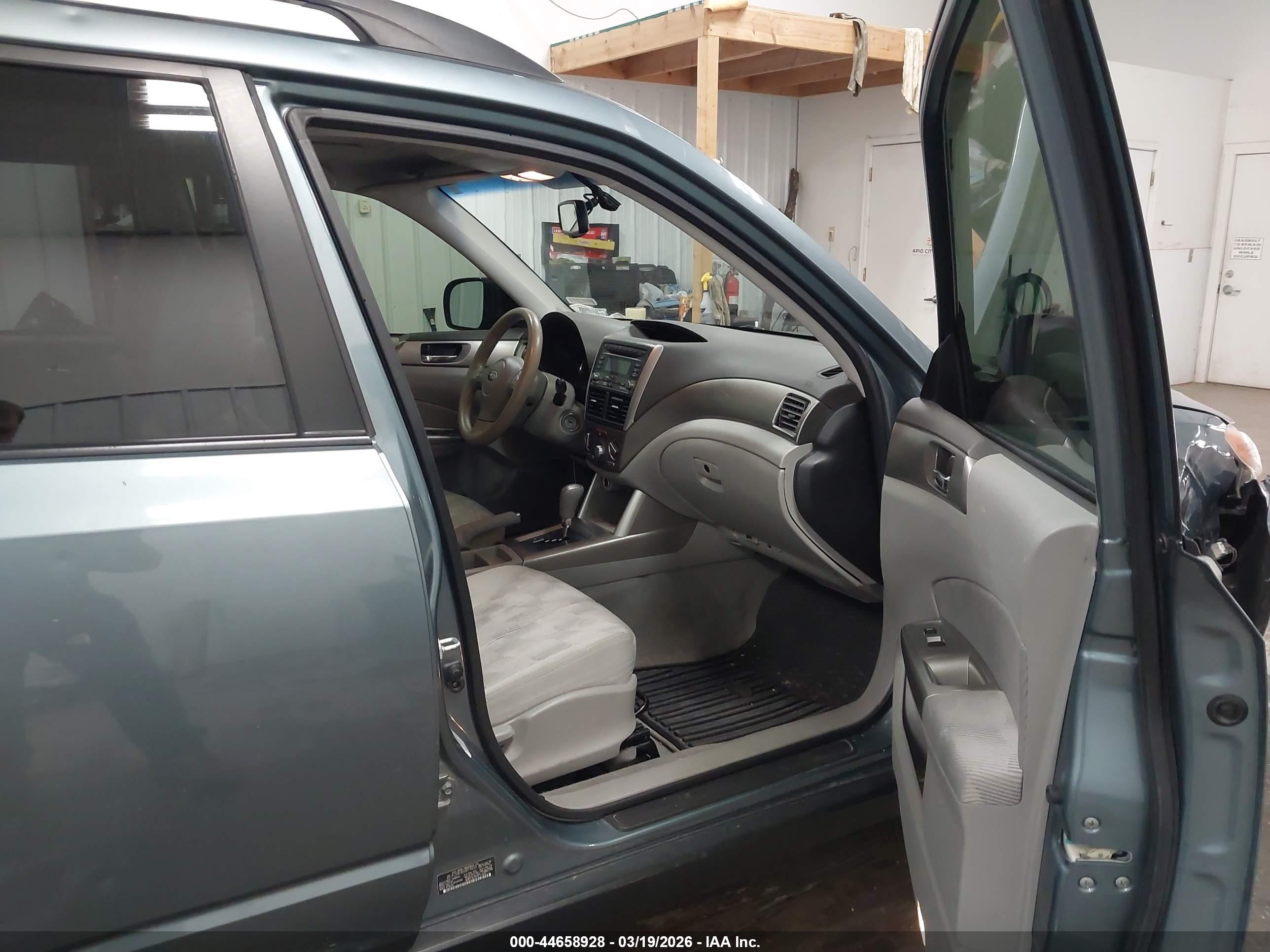 2009 Subaru Forester 2.5x Light Blue vin: JF2SH63659H778010