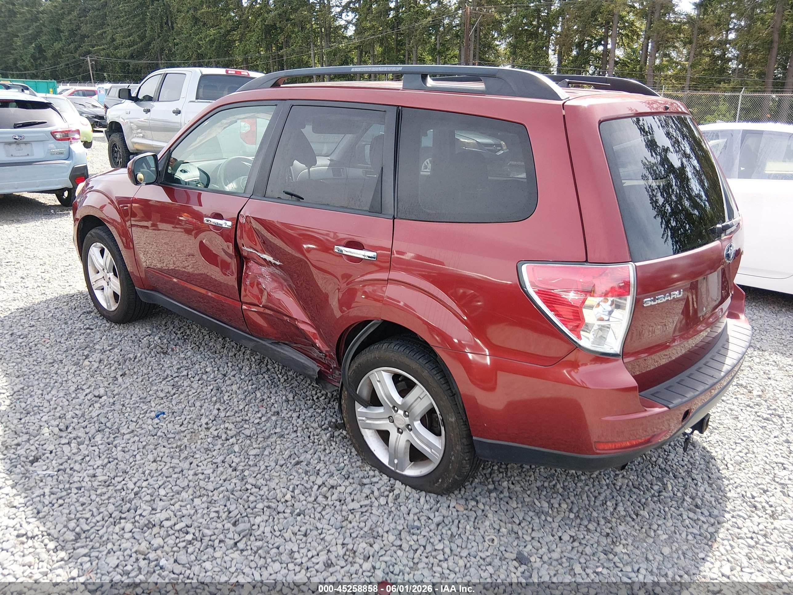 2009 Subaru Forester 2.5x Red vin: JF2SH63669H710685