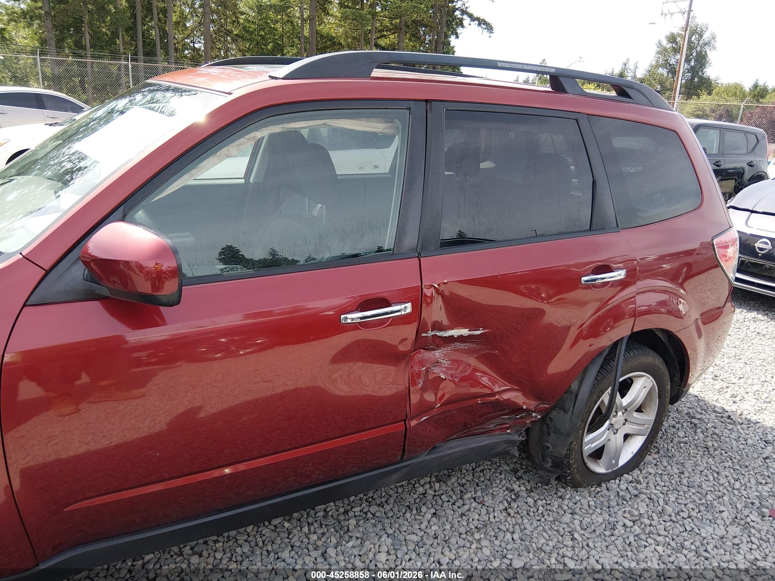 2009 Subaru Forester 2.5x Red vin: JF2SH63669H710685