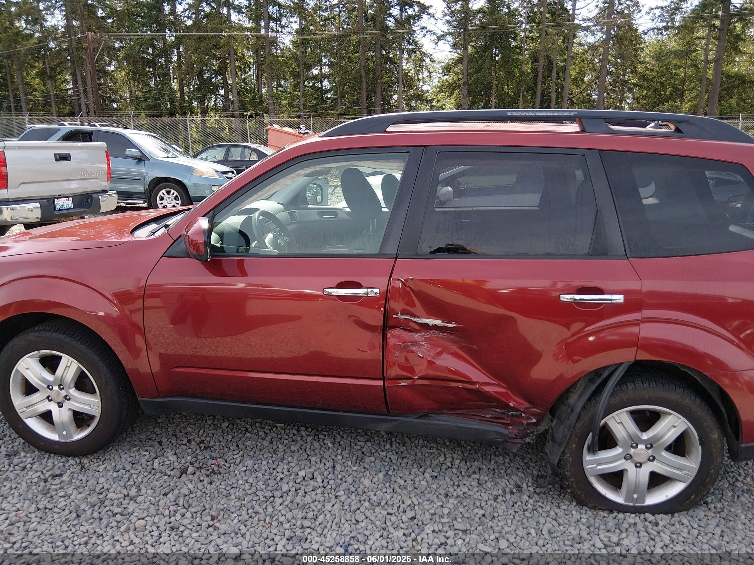2009 Subaru Forester 2.5x Red vin: JF2SH63669H710685