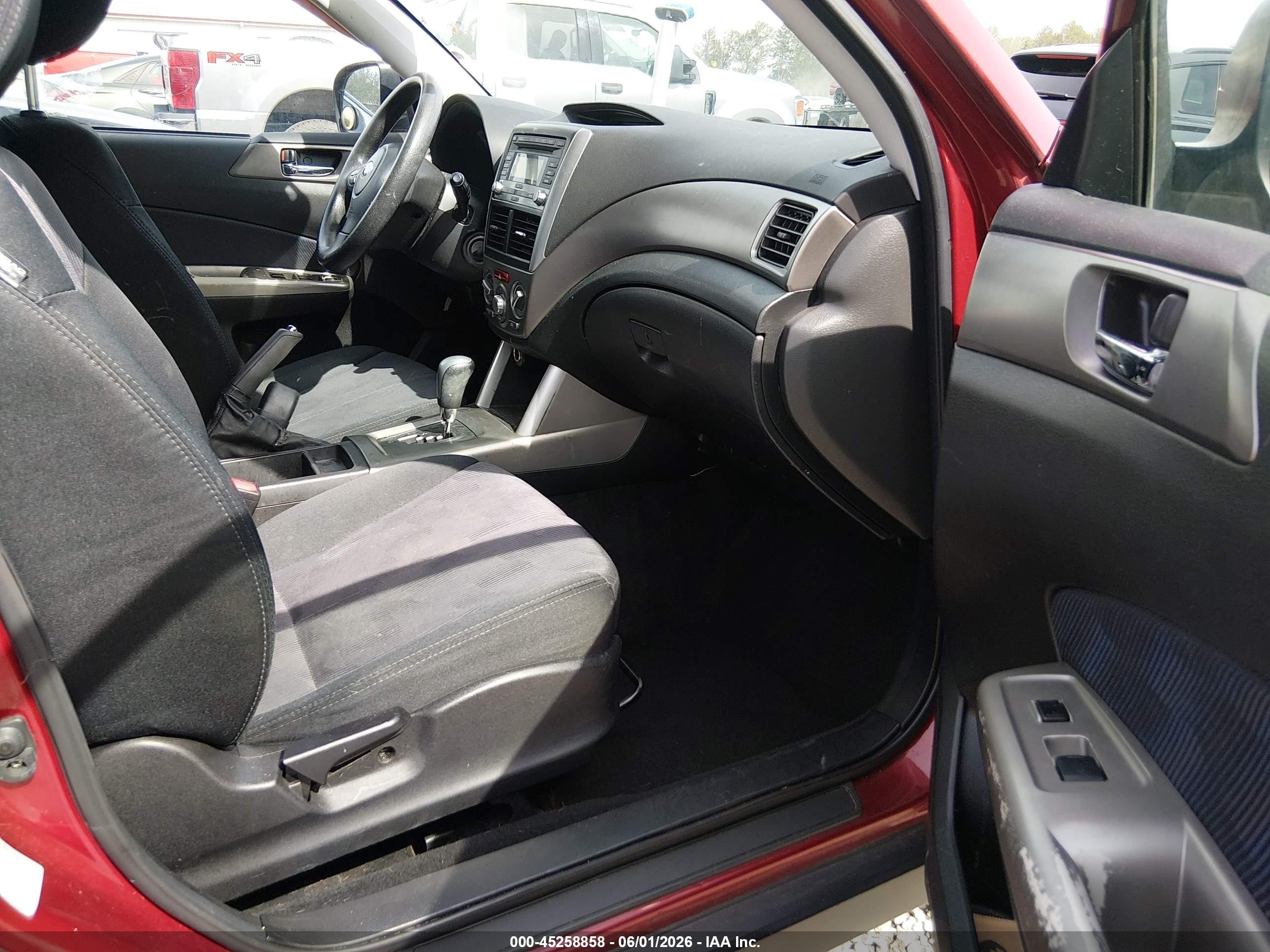 2009 Subaru Forester 2.5x Red vin: JF2SH63669H710685