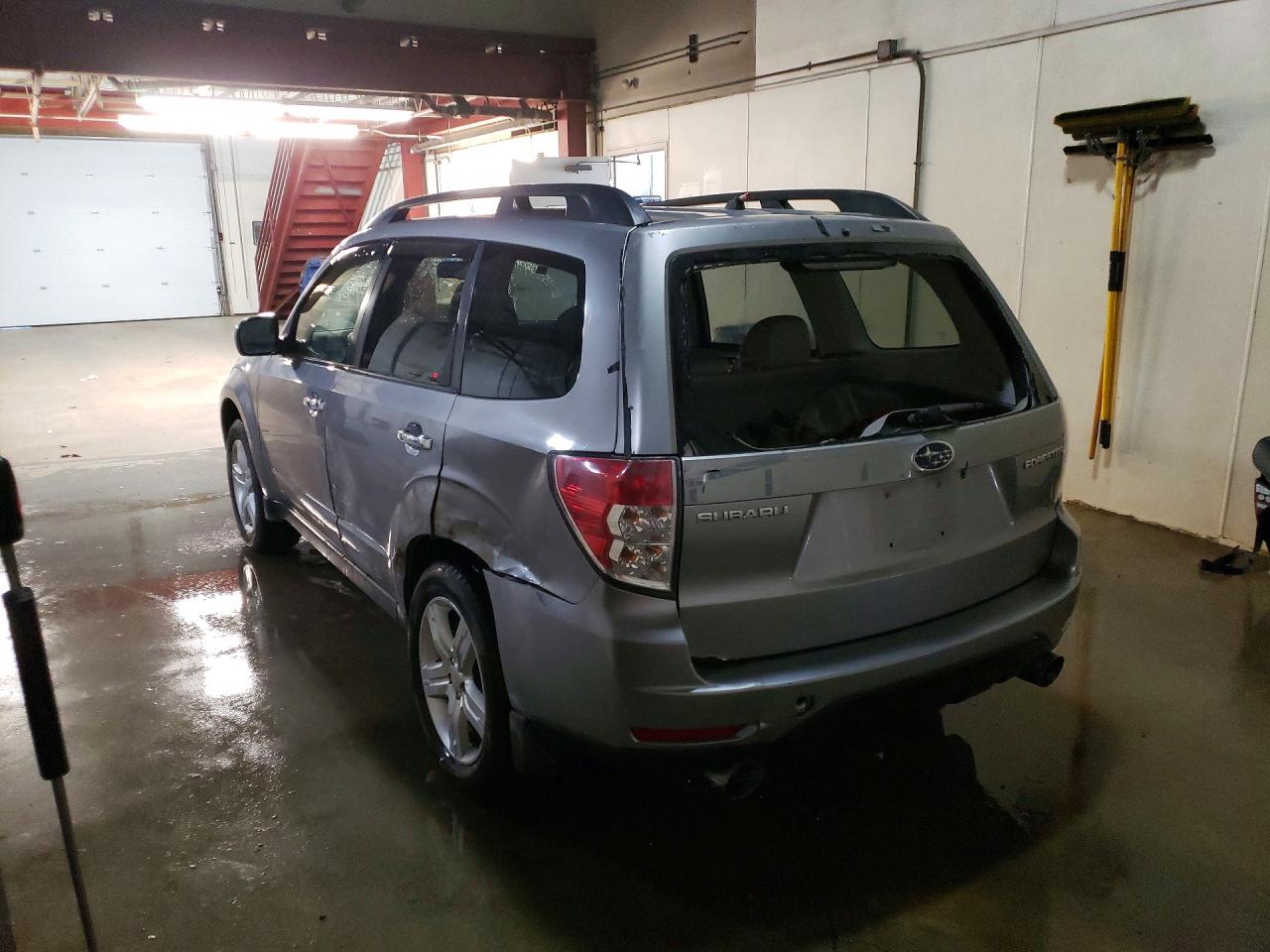 2009 Subaru Forester 2.5x Premium Silver vin: JF2SH63669H711240