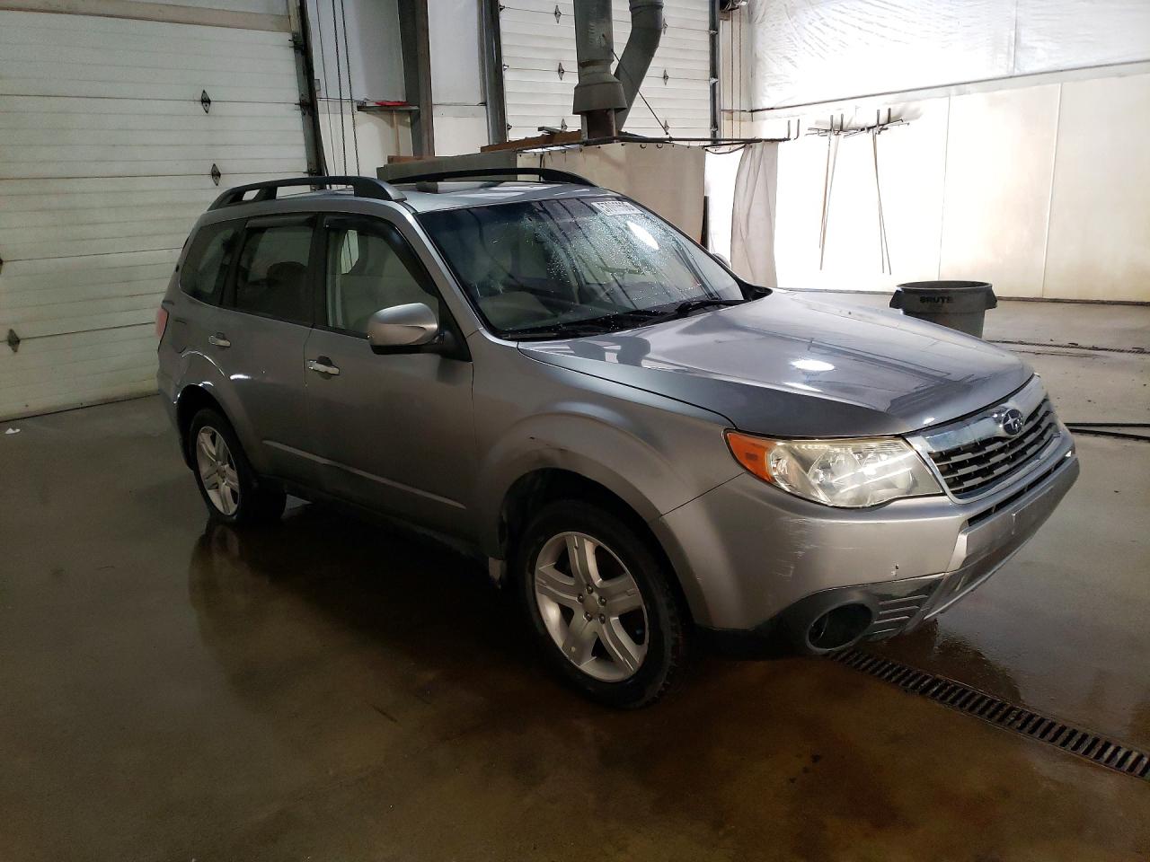 2009 Subaru Forester 2.5x Premium Silver vin: JF2SH63669H711240