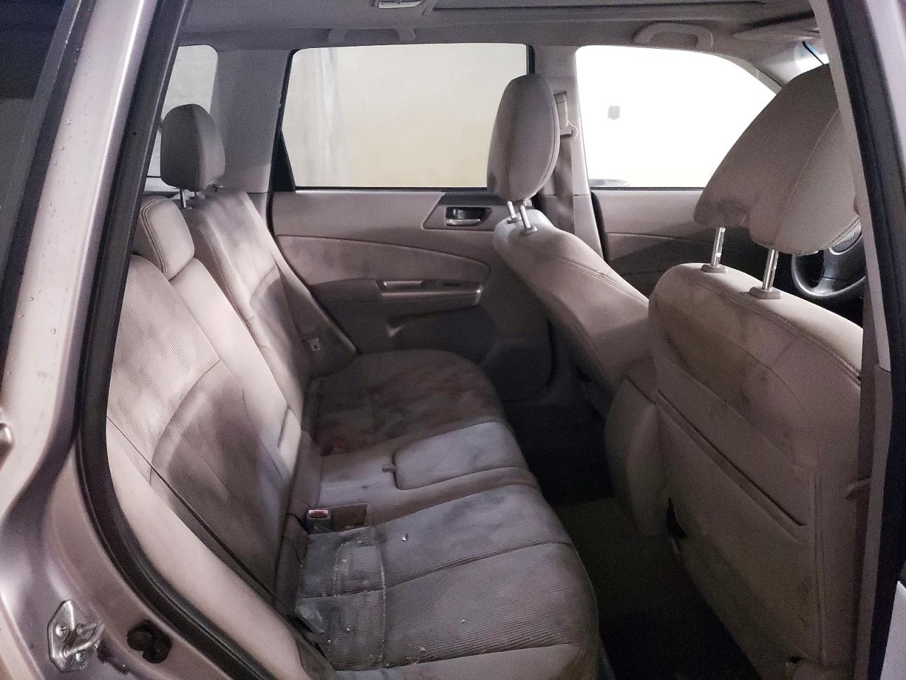 2009 Subaru Forester 2.5x Premium Silver vin: JF2SH63669H711240