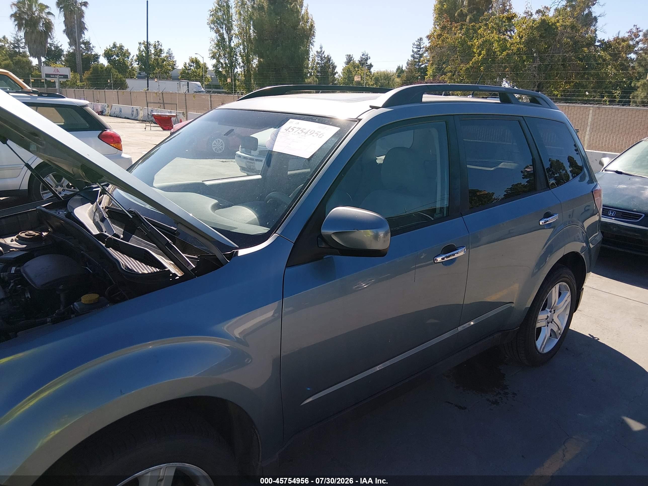 2009 Subaru Forester 2.5x Cream vin: JF2SH63669H716454