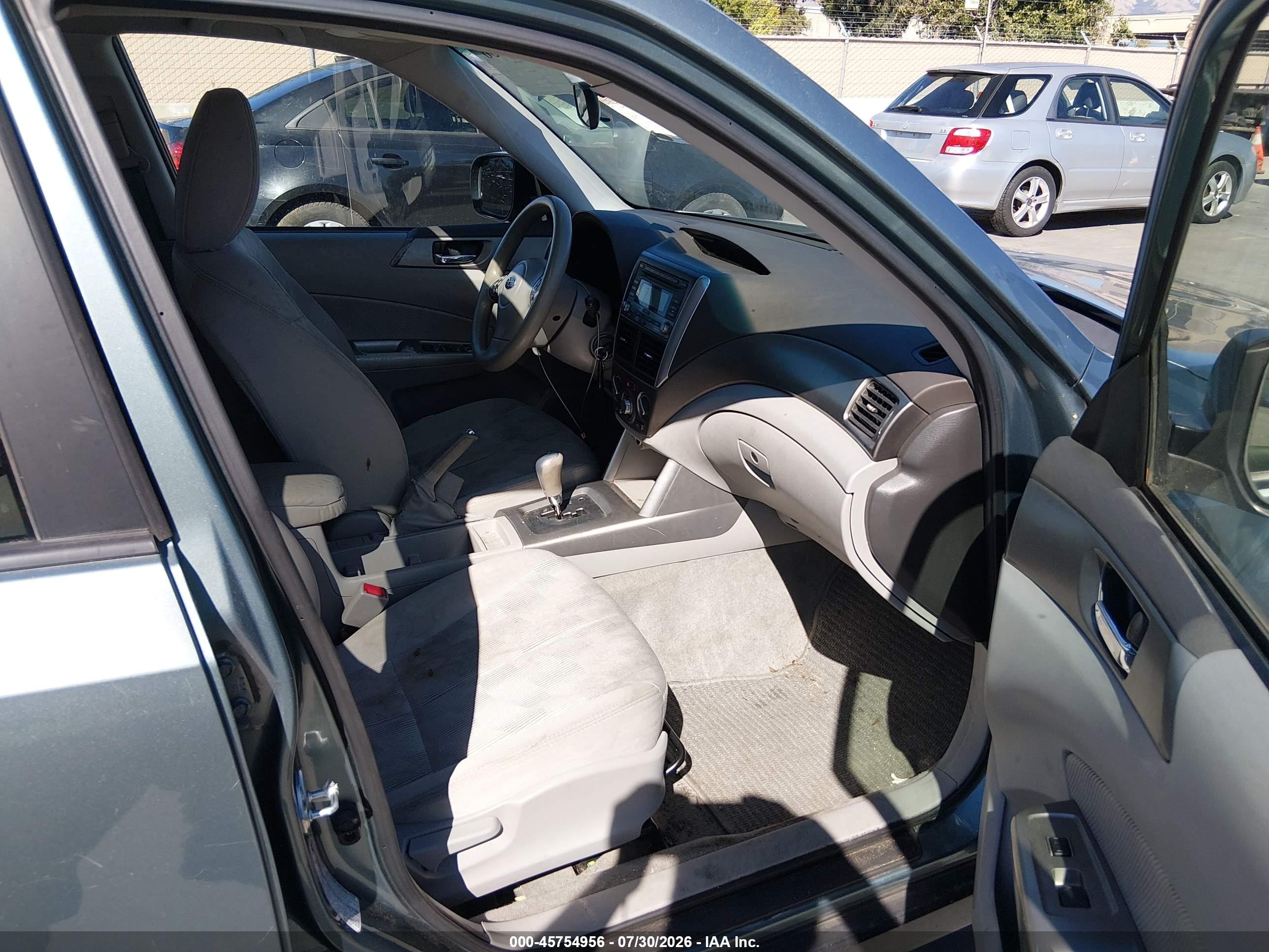 2009 Subaru Forester 2.5x Cream vin: JF2SH63669H716454