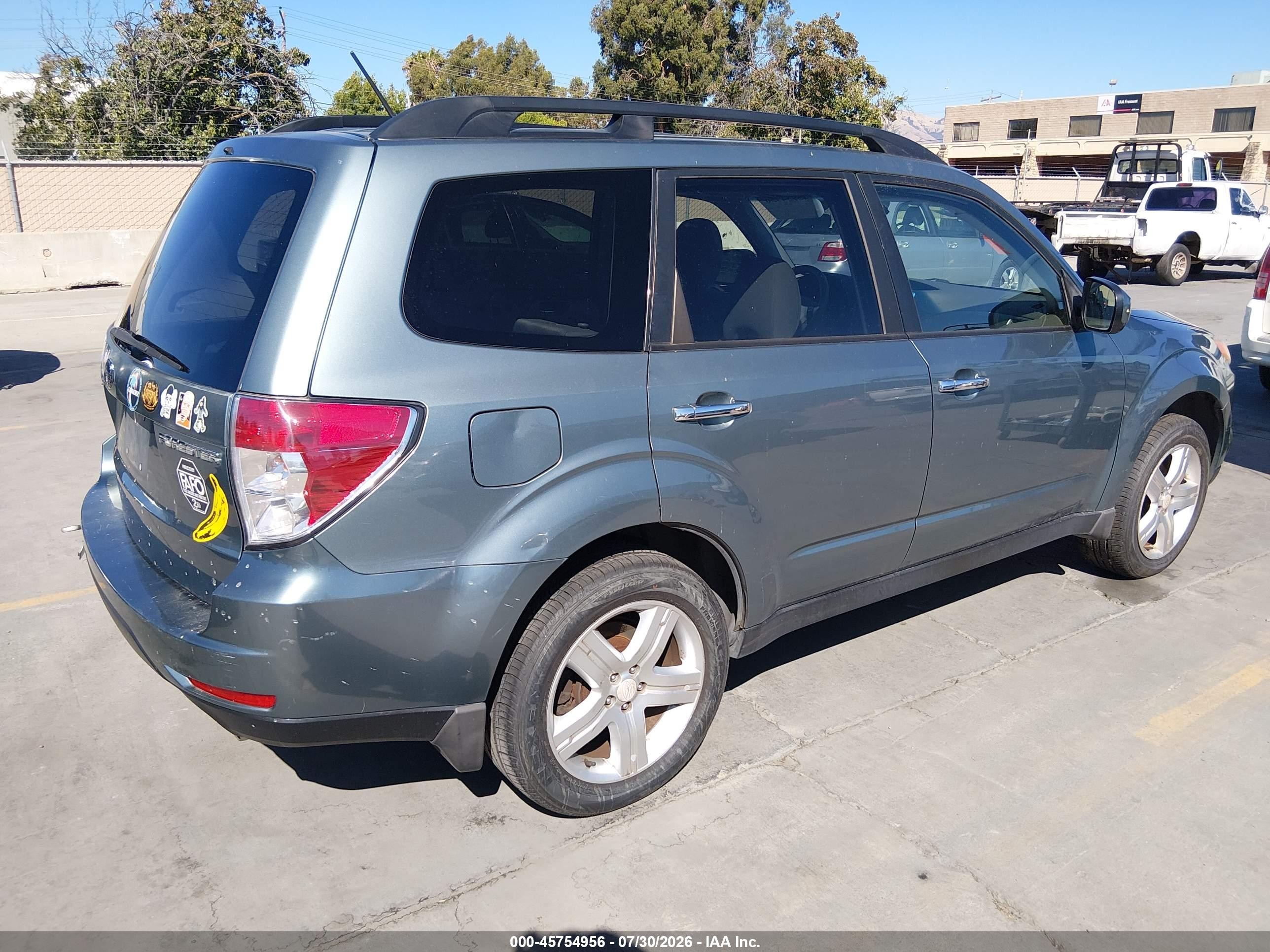 2009 Subaru Forester 2.5x Cream vin: JF2SH63669H716454