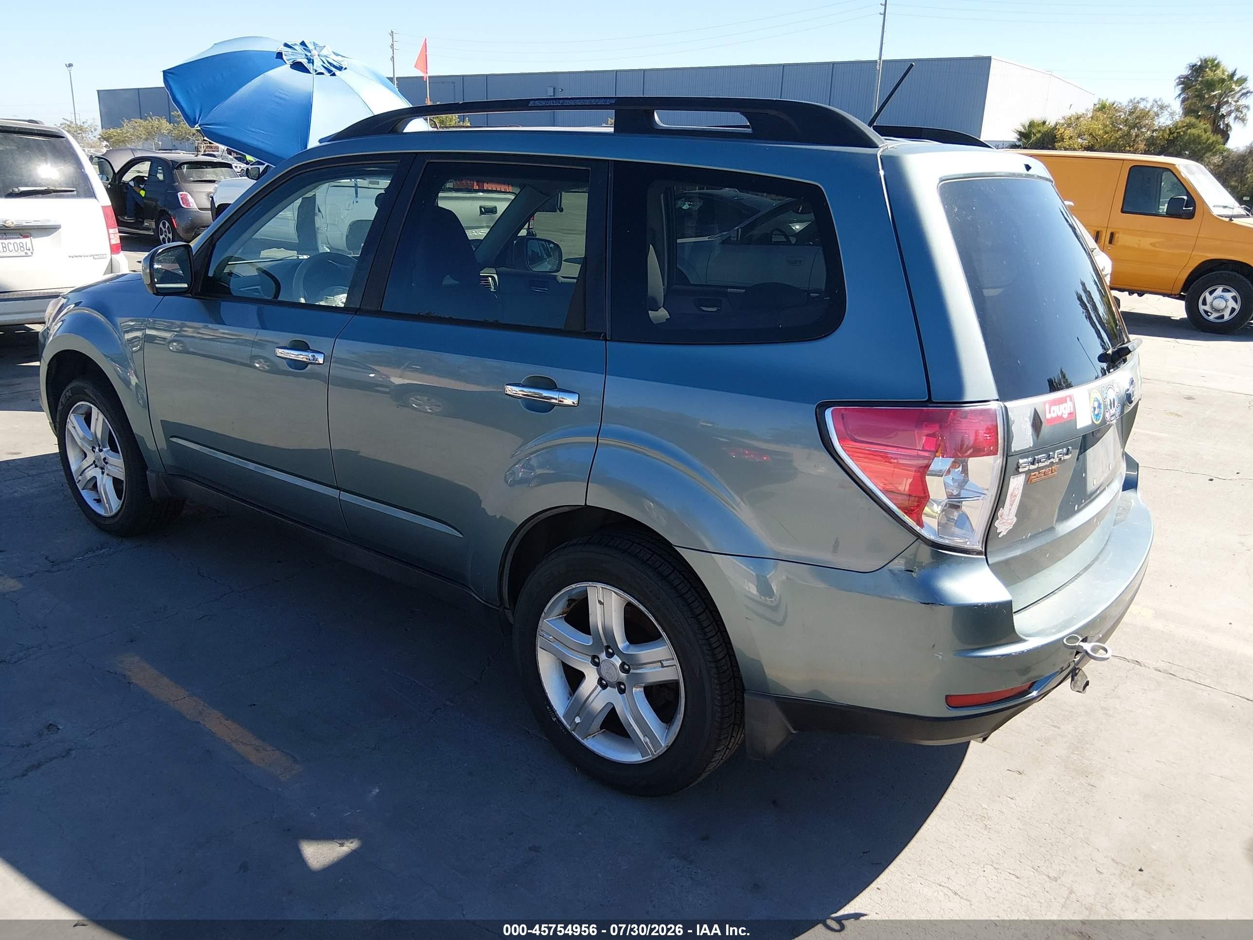 2009 Subaru Forester 2.5x Cream vin: JF2SH63669H716454