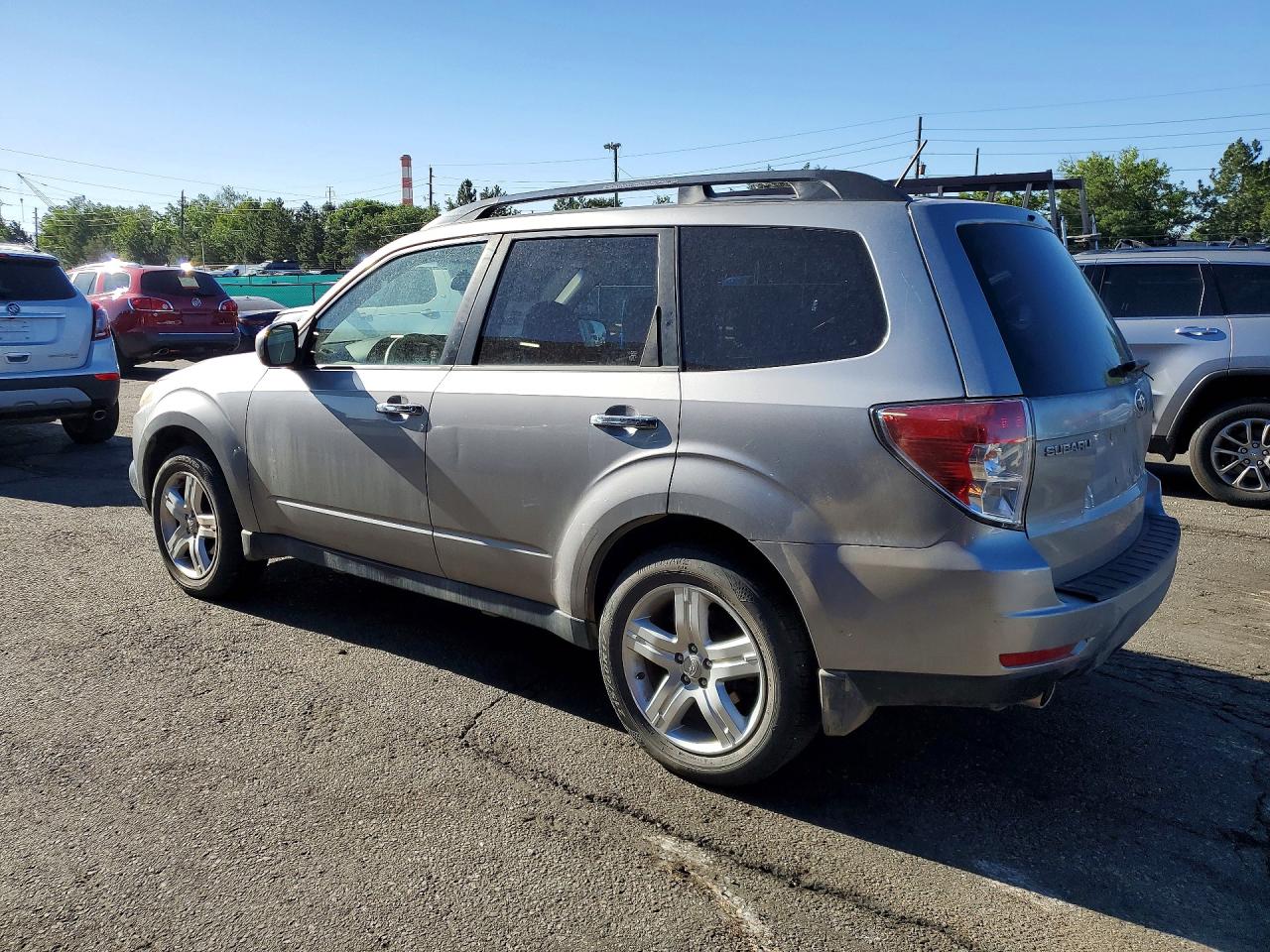 2009 Subaru Forester 2.5x Premium Silver vin: JF2SH63669H724876