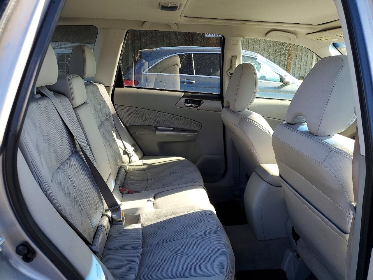 2009 Subaru Forester 2.5x Premium Silver vin: JF2SH63669H724876