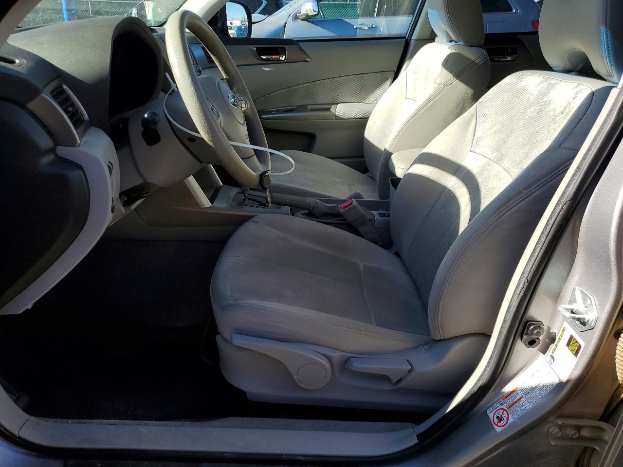 2009 Subaru Forester 2.5x Premium Silver vin: JF2SH63669H724876