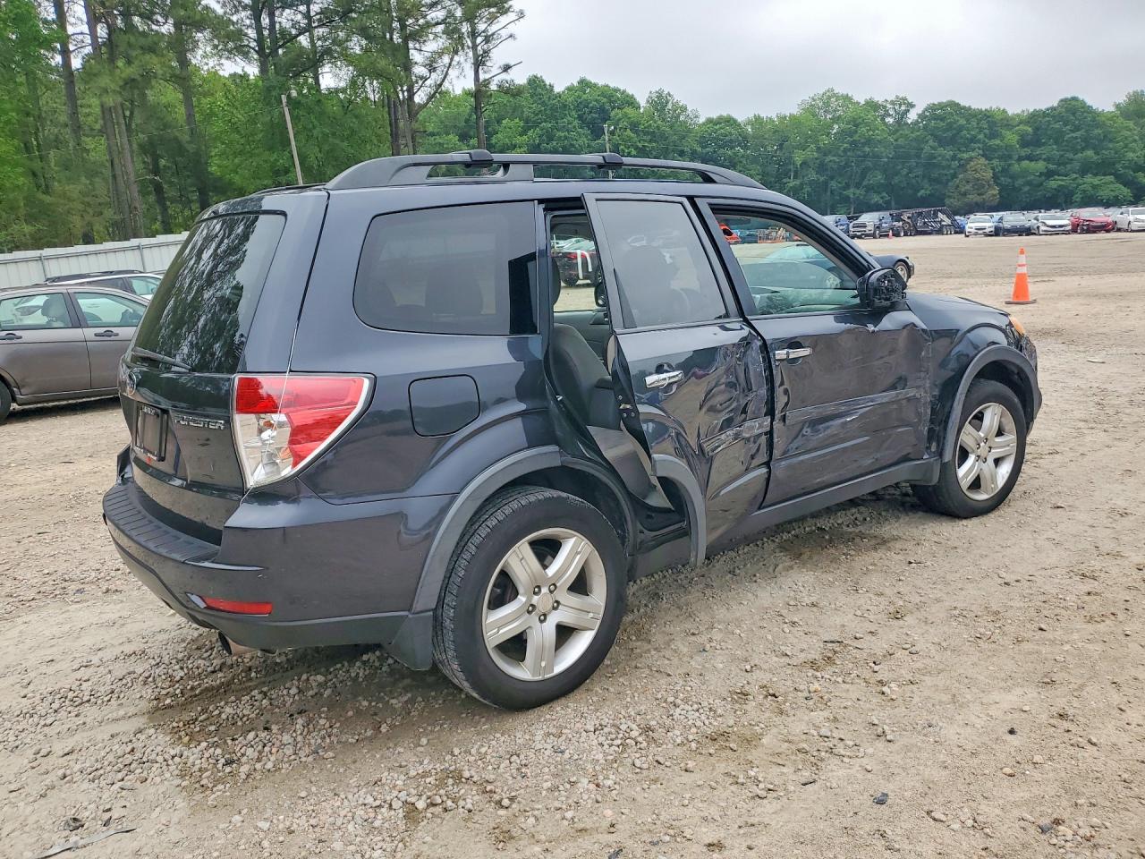 2009 Subaru Forester 2.5x Premium Black vin: JF2SH63669H725428