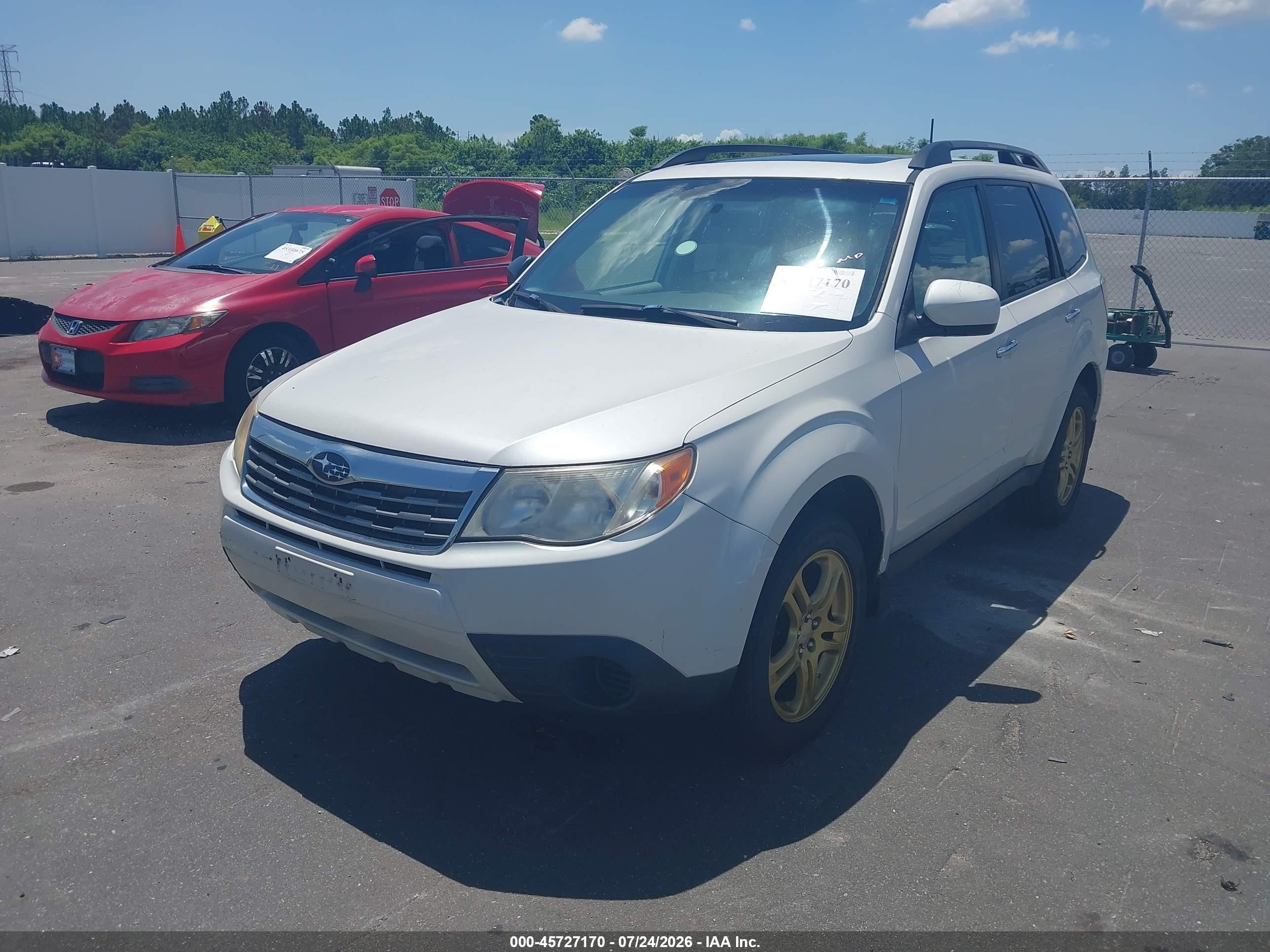 2009 Subaru Forester 2.5x White vin: JF2SH63669H745095