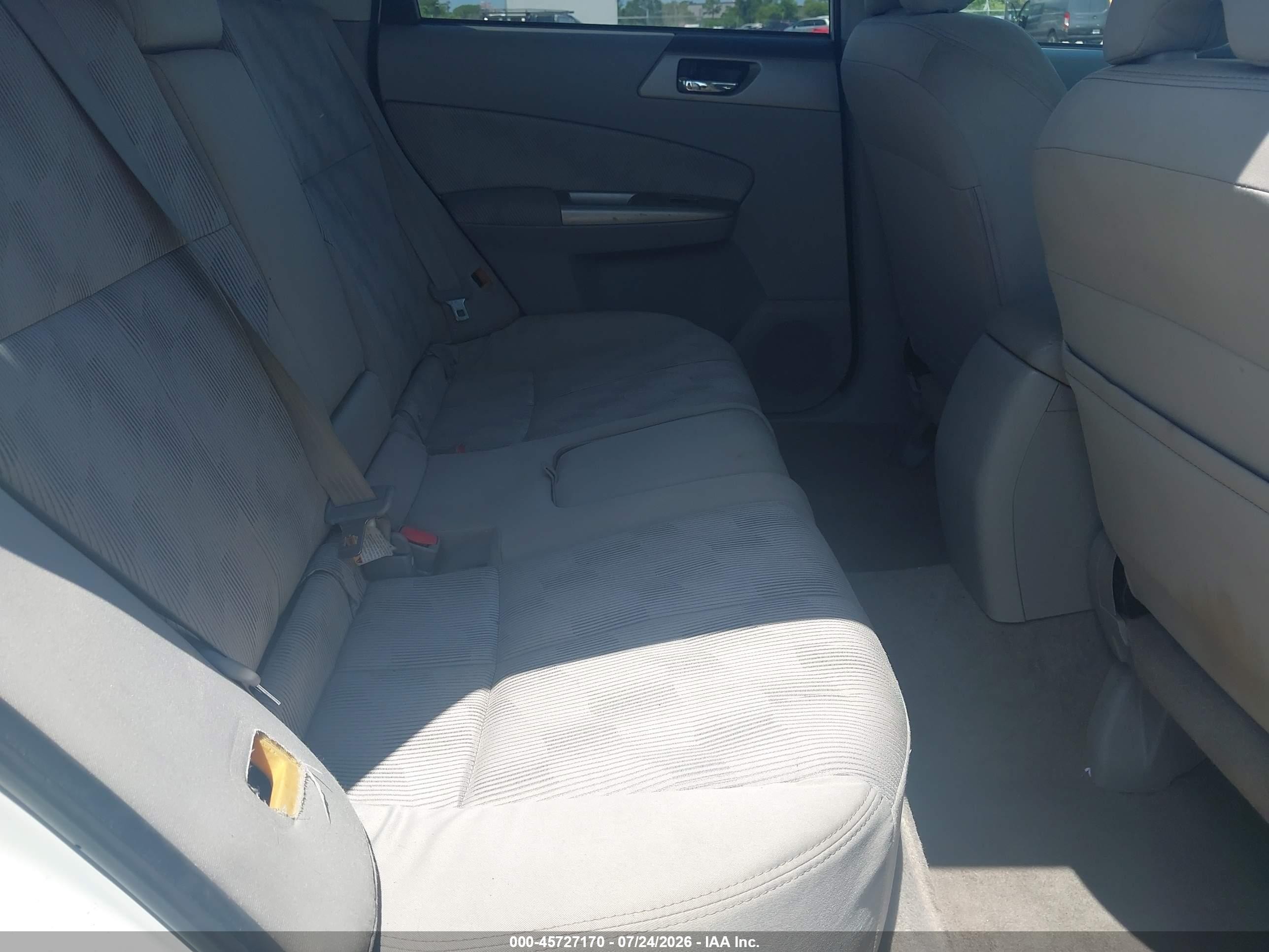 2009 Subaru Forester 2.5x White vin: JF2SH63669H745095