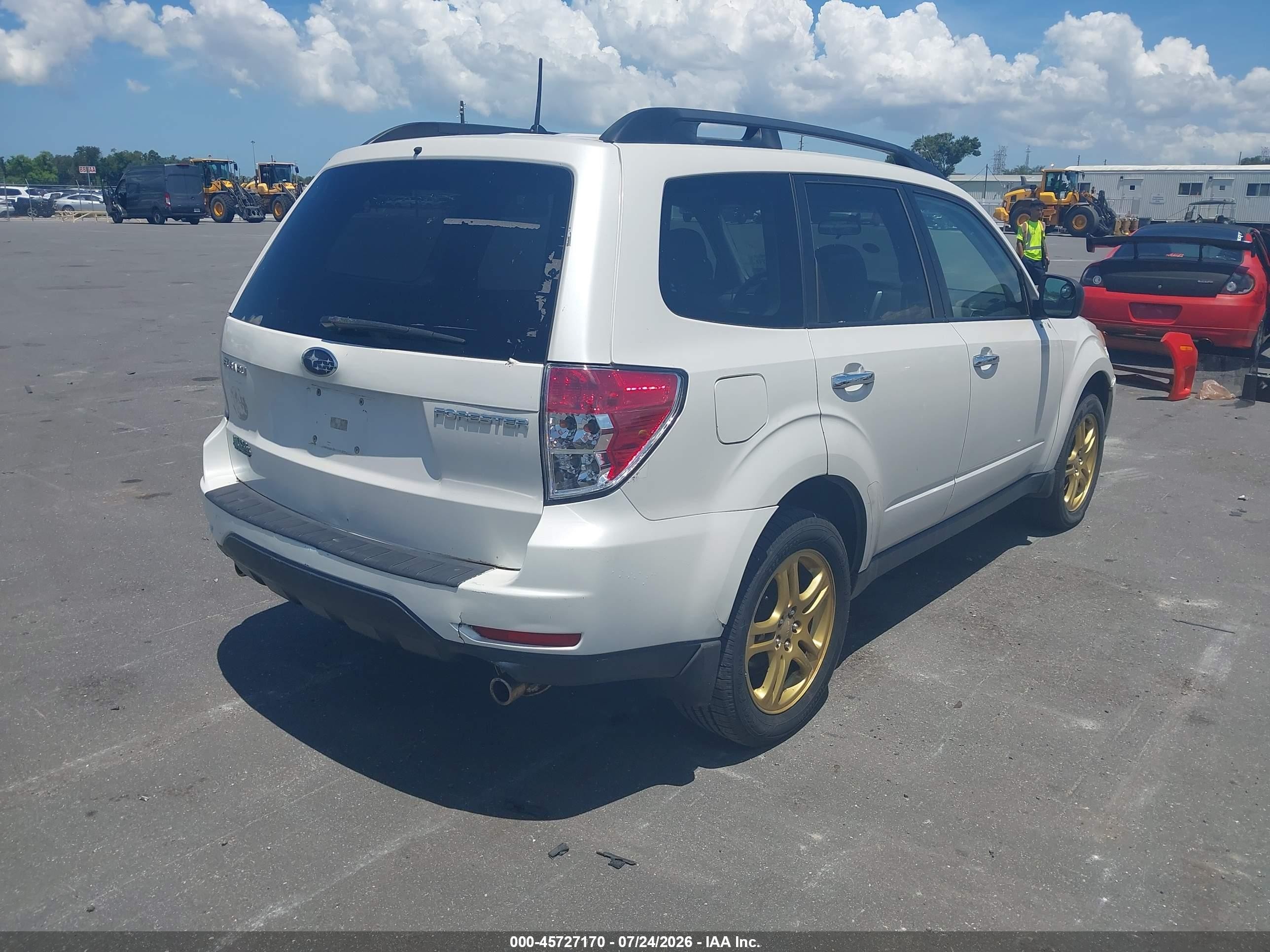2009 Subaru Forester 2.5x White vin: JF2SH63669H745095