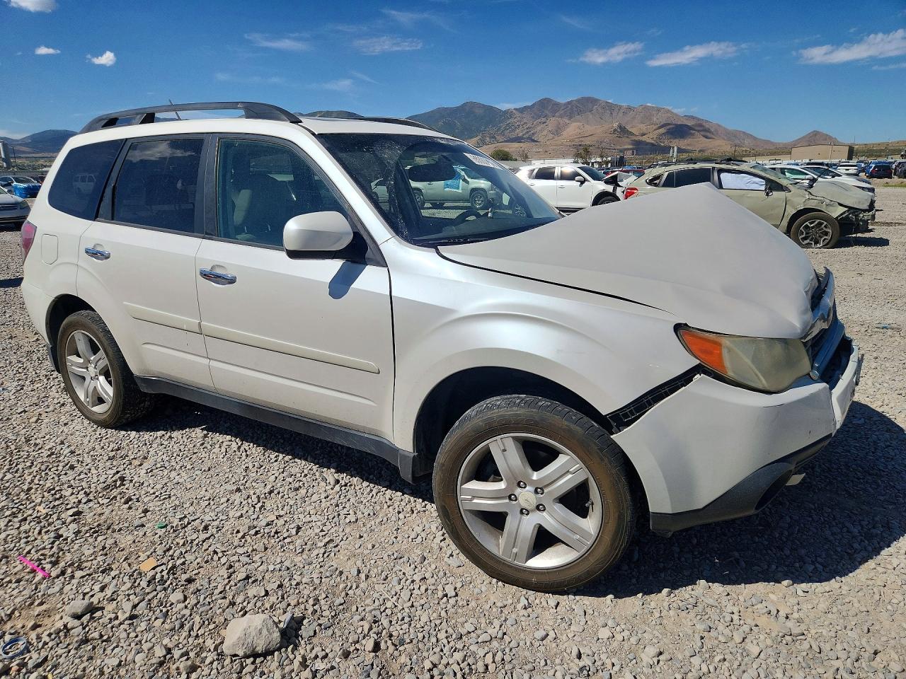 2009 Subaru Forester 2.5x Premium Белый vin: JF2SH63669H757991