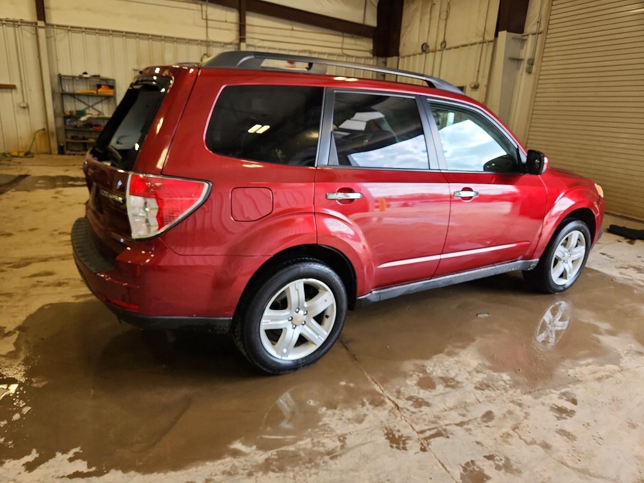 2009 Subaru Forester 2.5x Premium Burgundy vin: JF2SH63669H778002