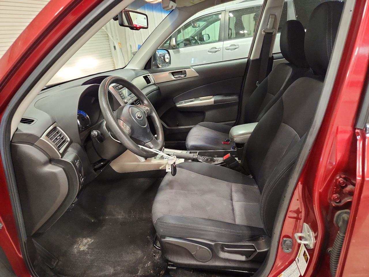2009 Subaru Forester 2.5x Premium Burgundy vin: JF2SH63669H778002