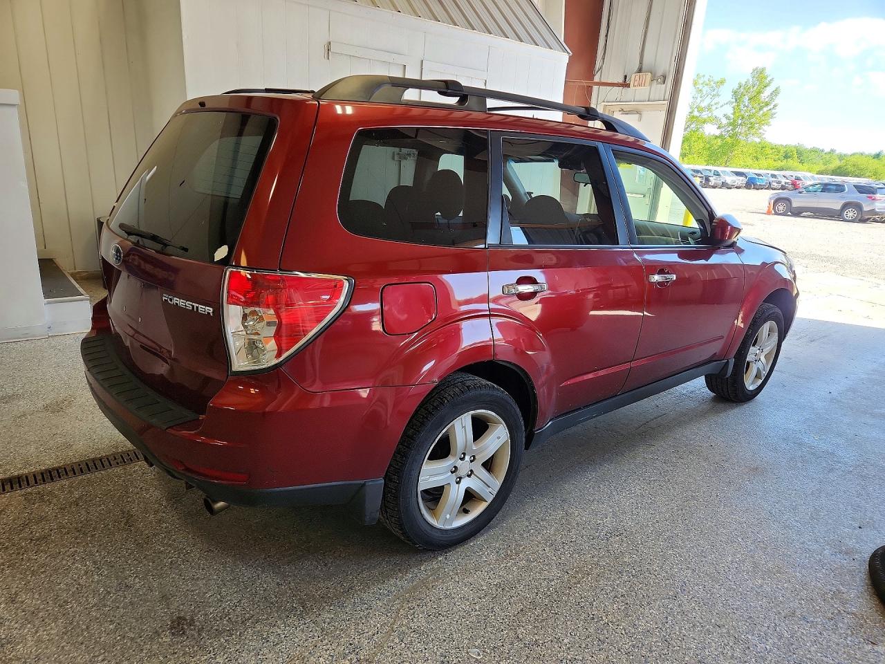 2009 Subaru Forester 2.5x Premium Burgundy vin: JF2SH63669H787217
