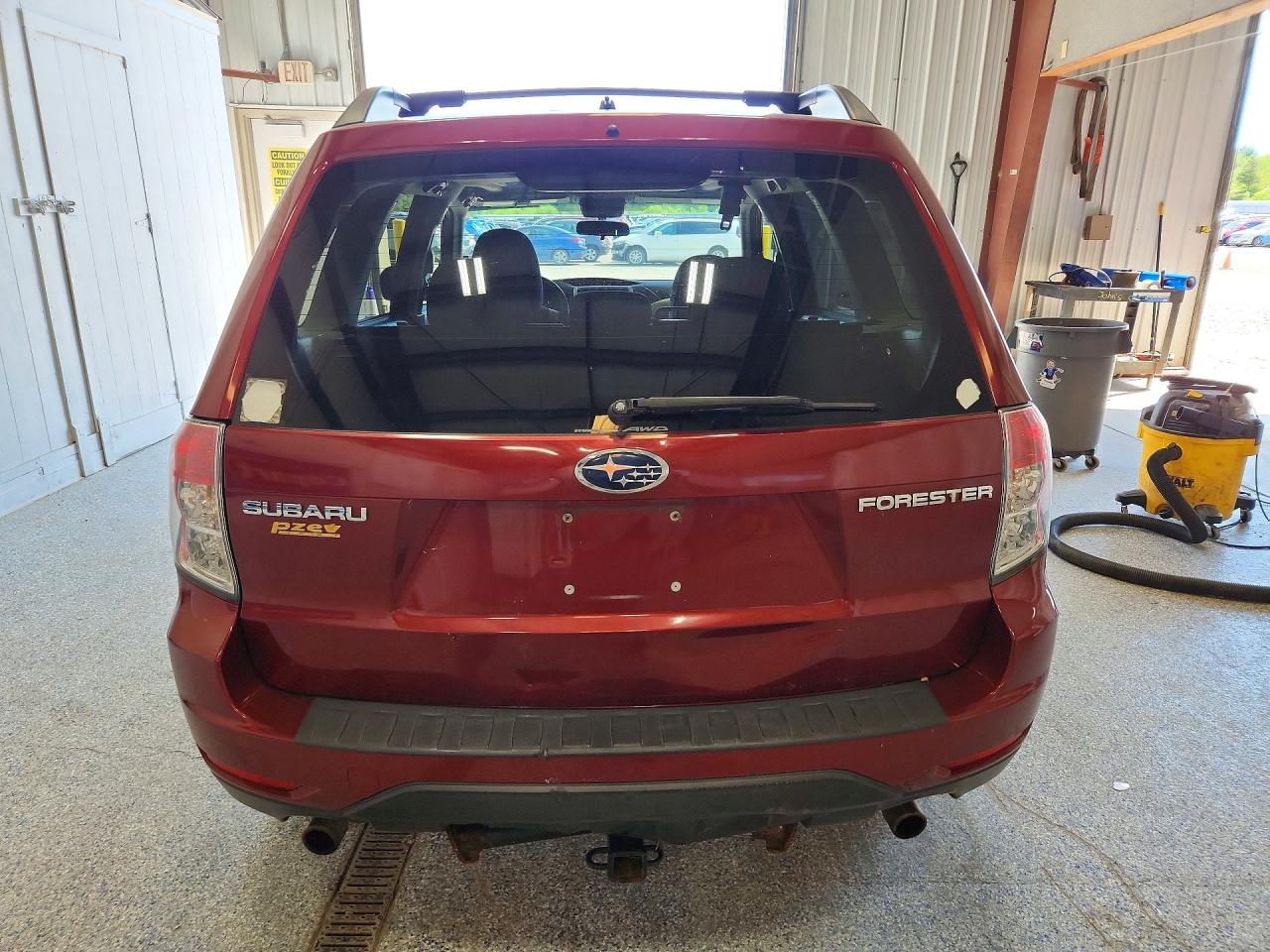 2009 Subaru Forester 2.5x Premium Burgundy vin: JF2SH63669H787217