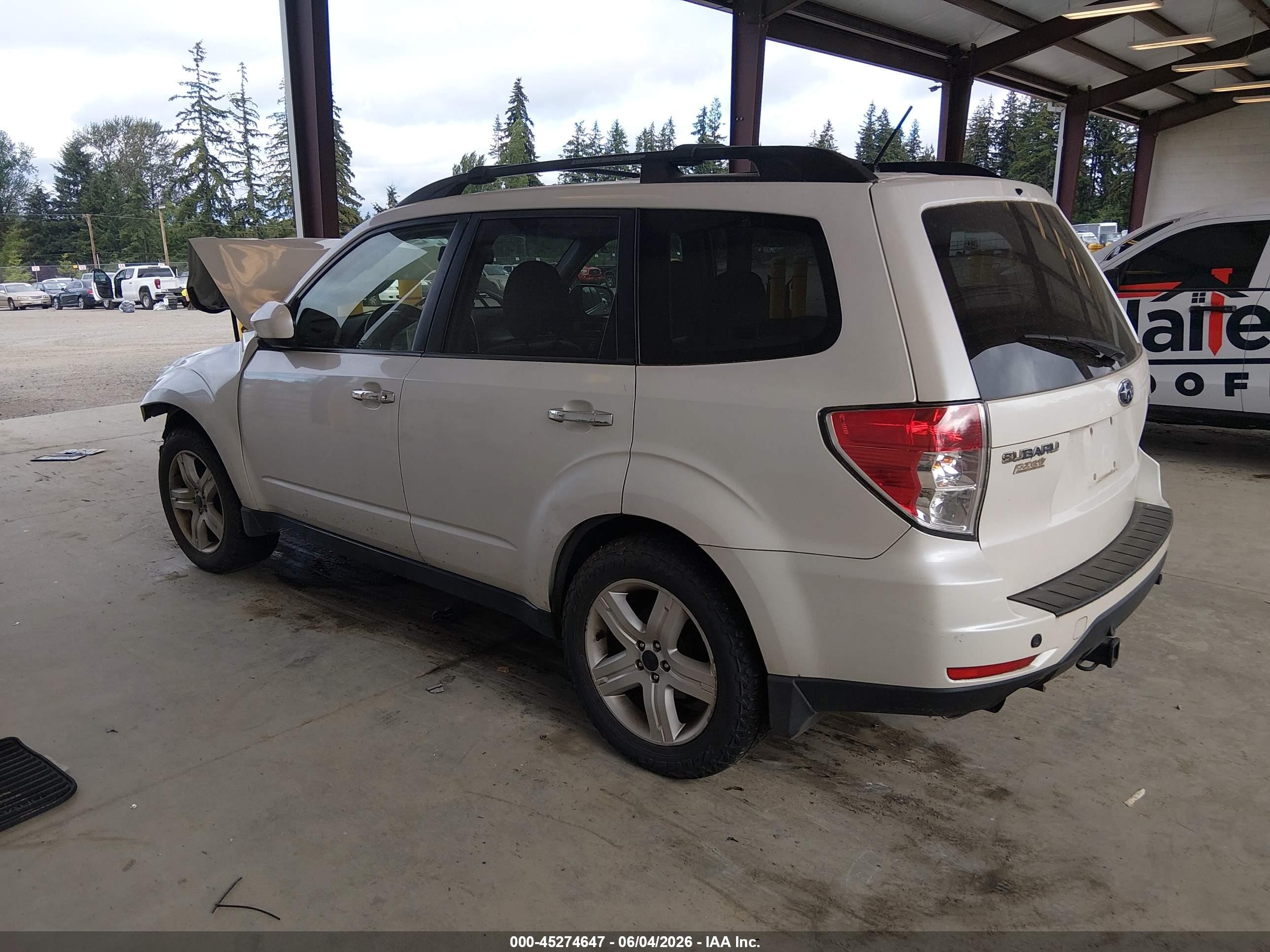 2009 Subaru Forester 2.5x White vin: JF2SH63669H794975