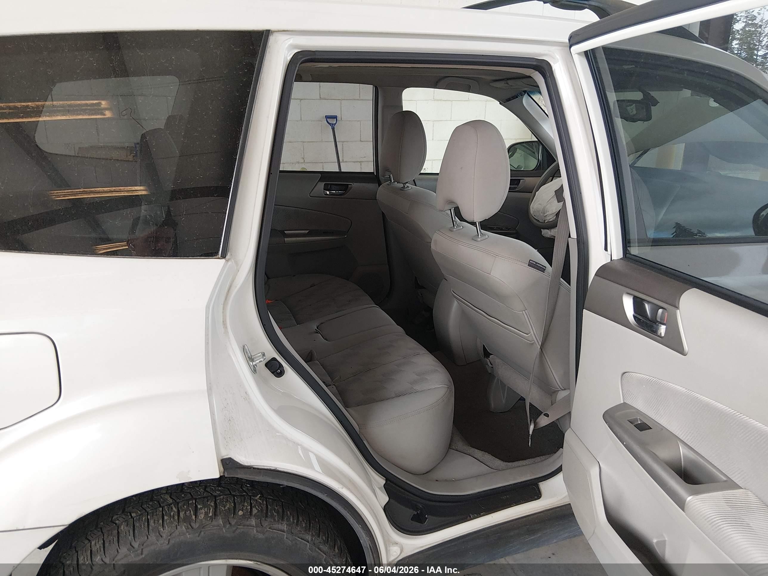 2009 Subaru Forester 2.5x White vin: JF2SH63669H794975