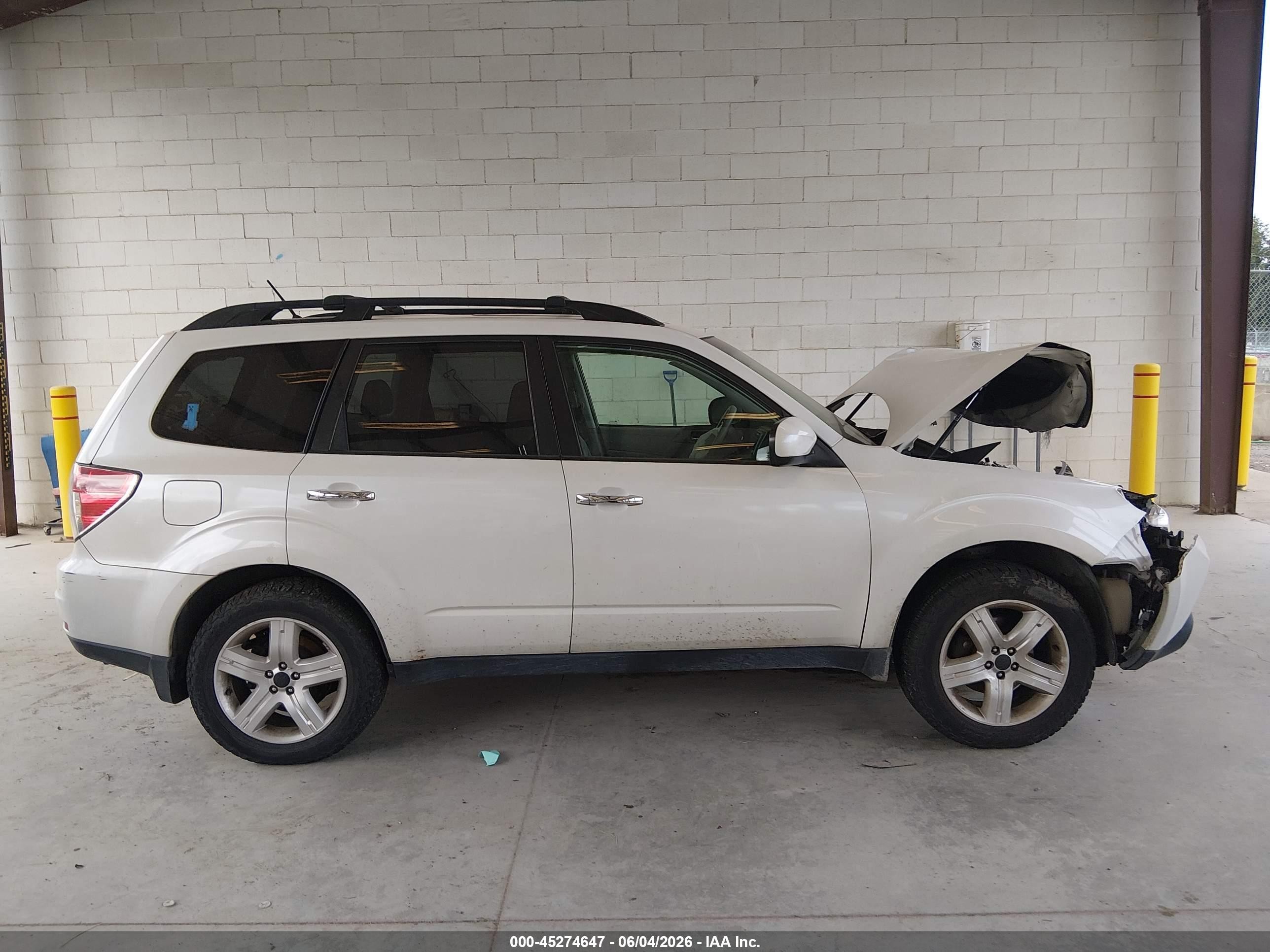 2009 Subaru Forester 2.5x White vin: JF2SH63669H794975
