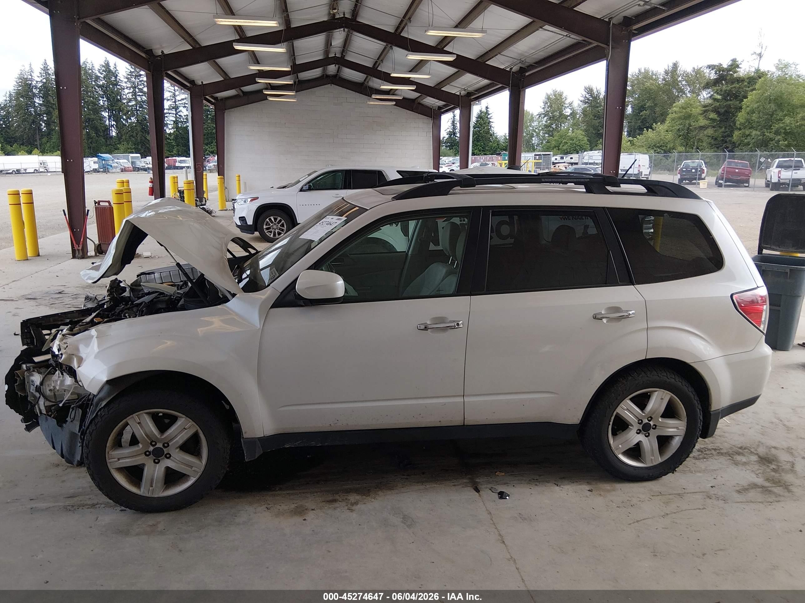 2009 Subaru Forester 2.5x White vin: JF2SH63669H794975