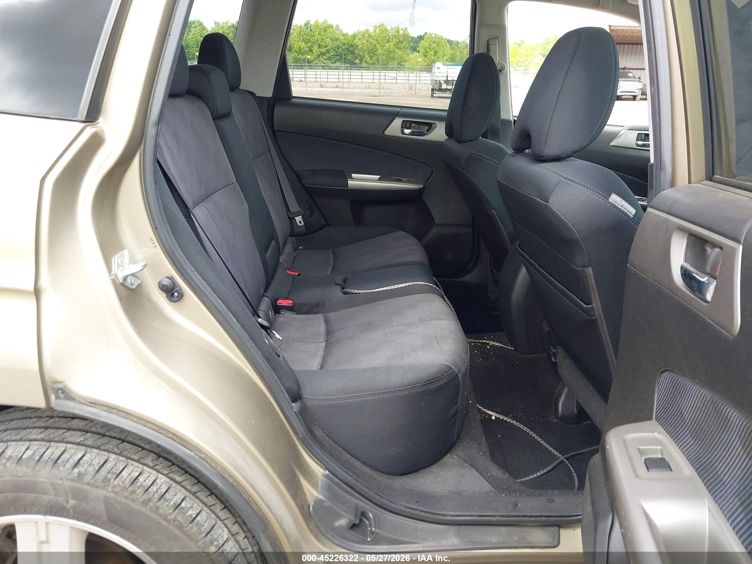 2009 Subaru Forester 2.5x Gold vin: JF2SH63679H721596