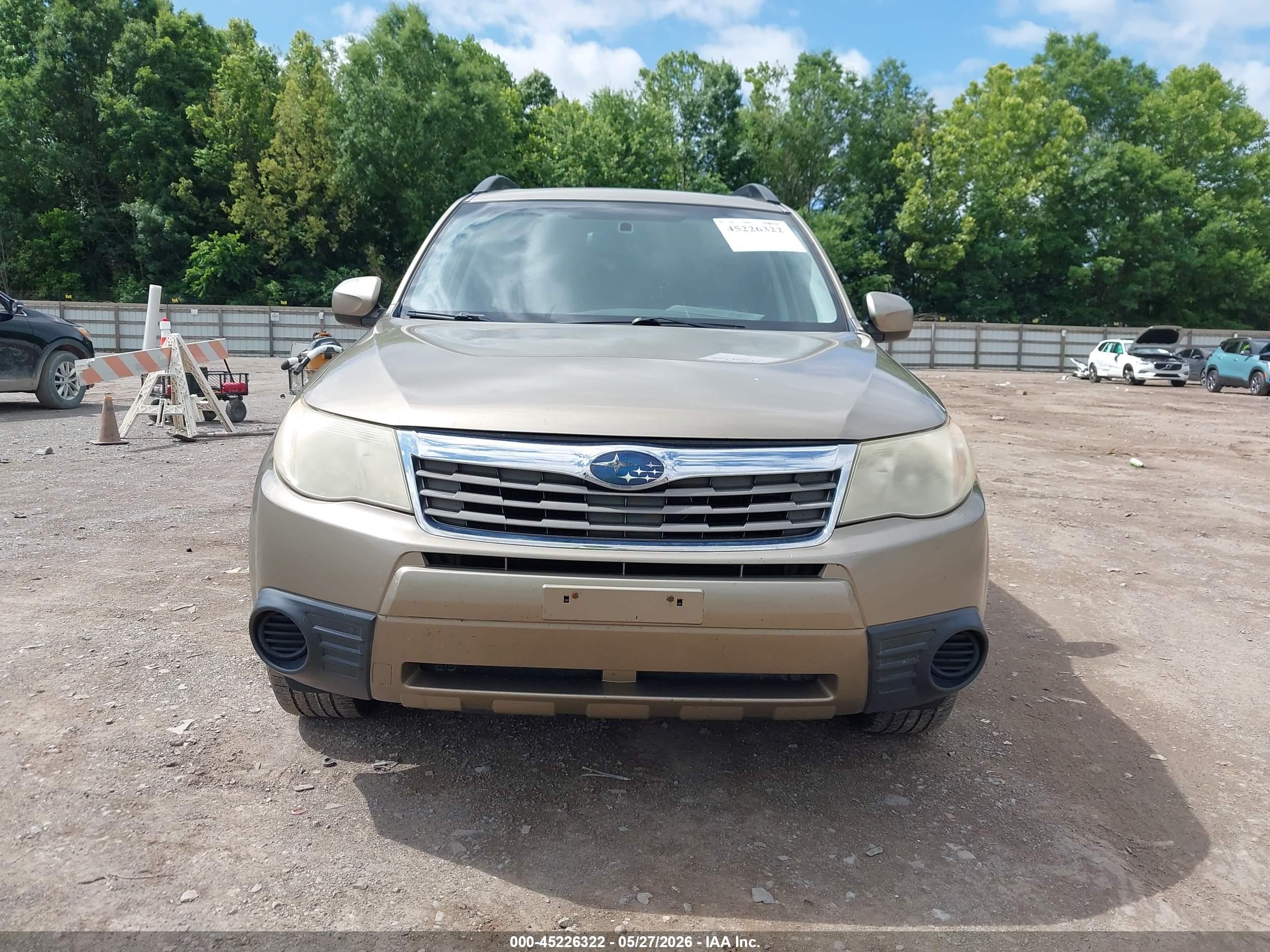 2009 Subaru Forester 2.5x Gold vin: JF2SH63679H721596