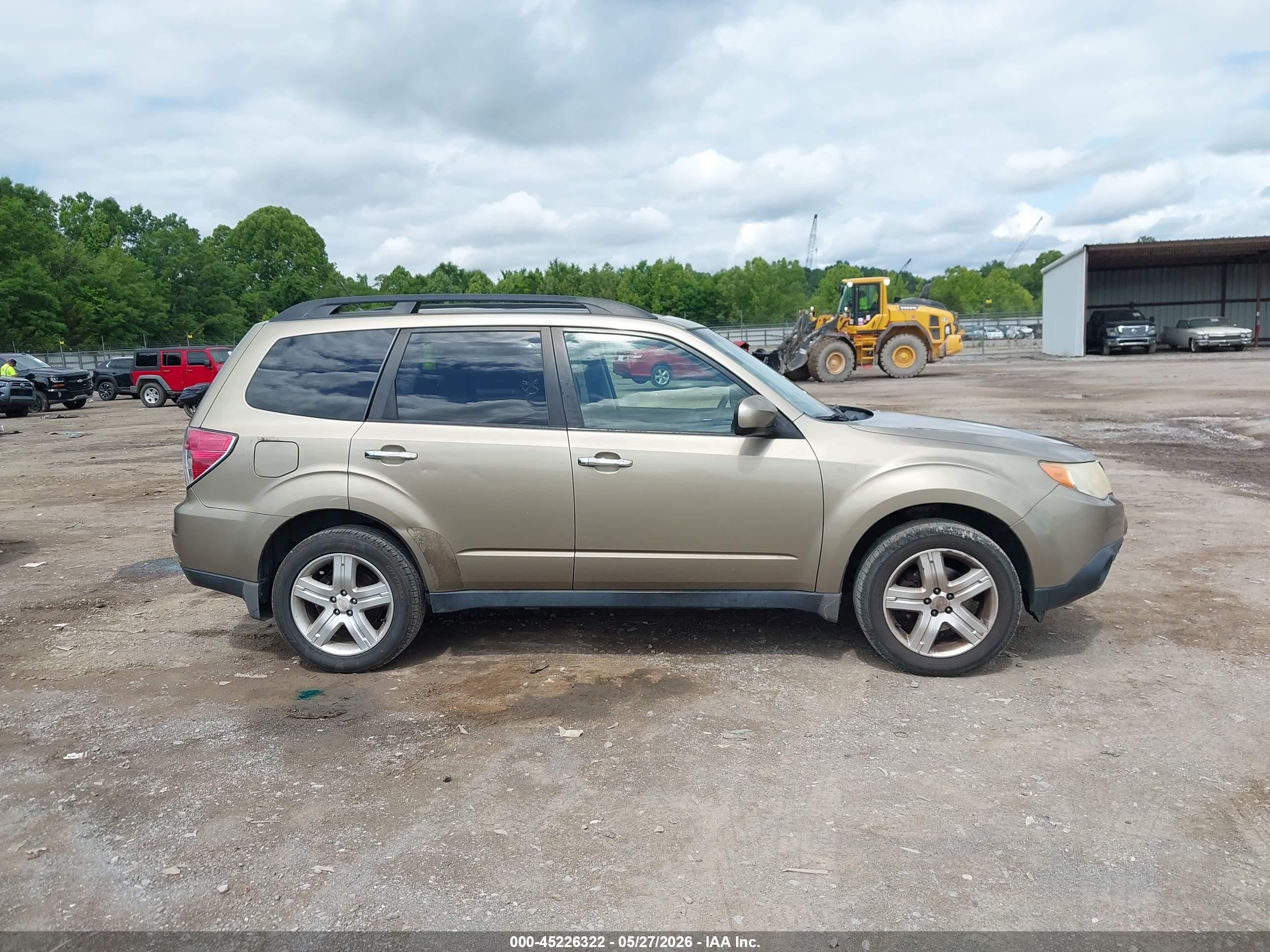 2009 Subaru Forester 2.5x Gold vin: JF2SH63679H721596