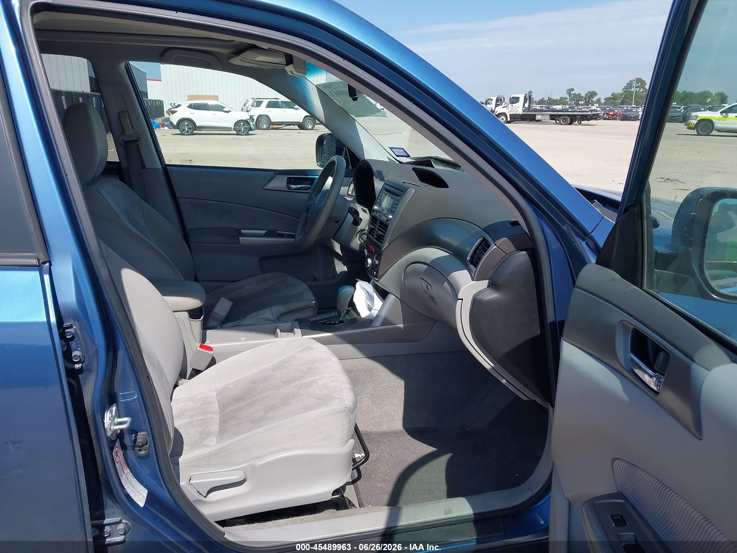 2009 Subaru Forester 2.5x Blue vin: JF2SH63679H795066