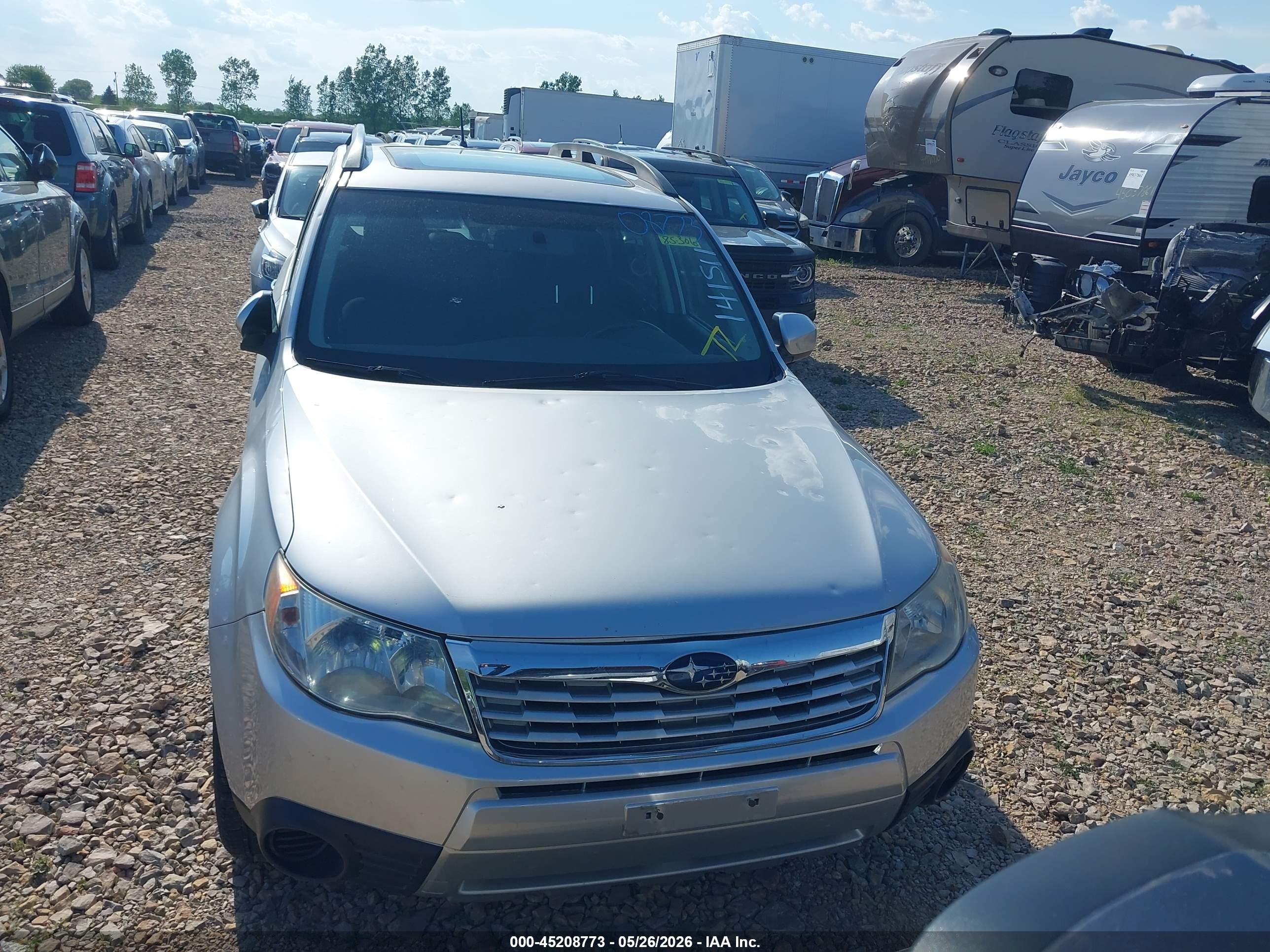 2009 Subaru Forester 2.5x Silver vin: JF2SH63689G714811