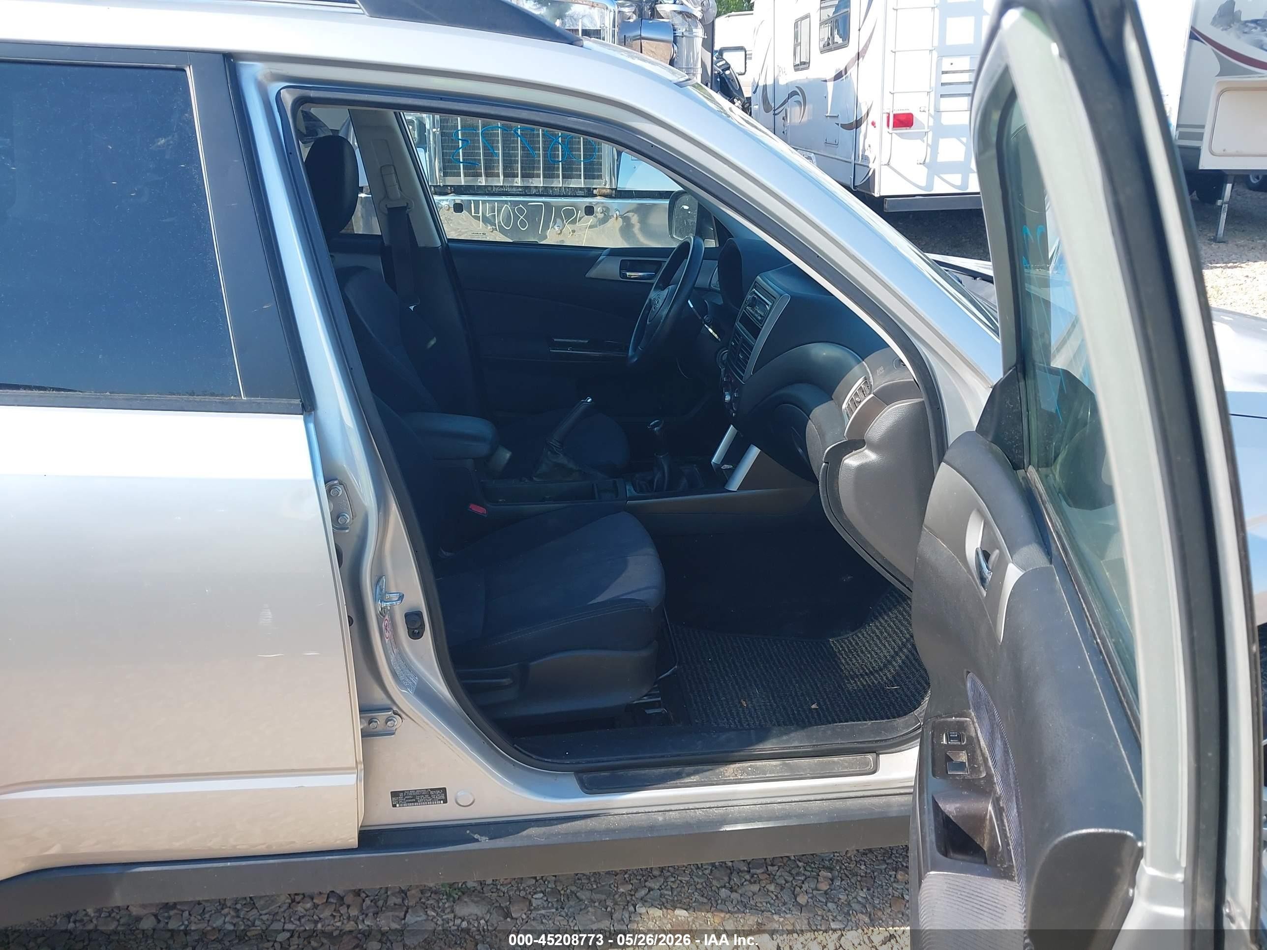 2009 Subaru Forester 2.5x Silver vin: JF2SH63689G714811