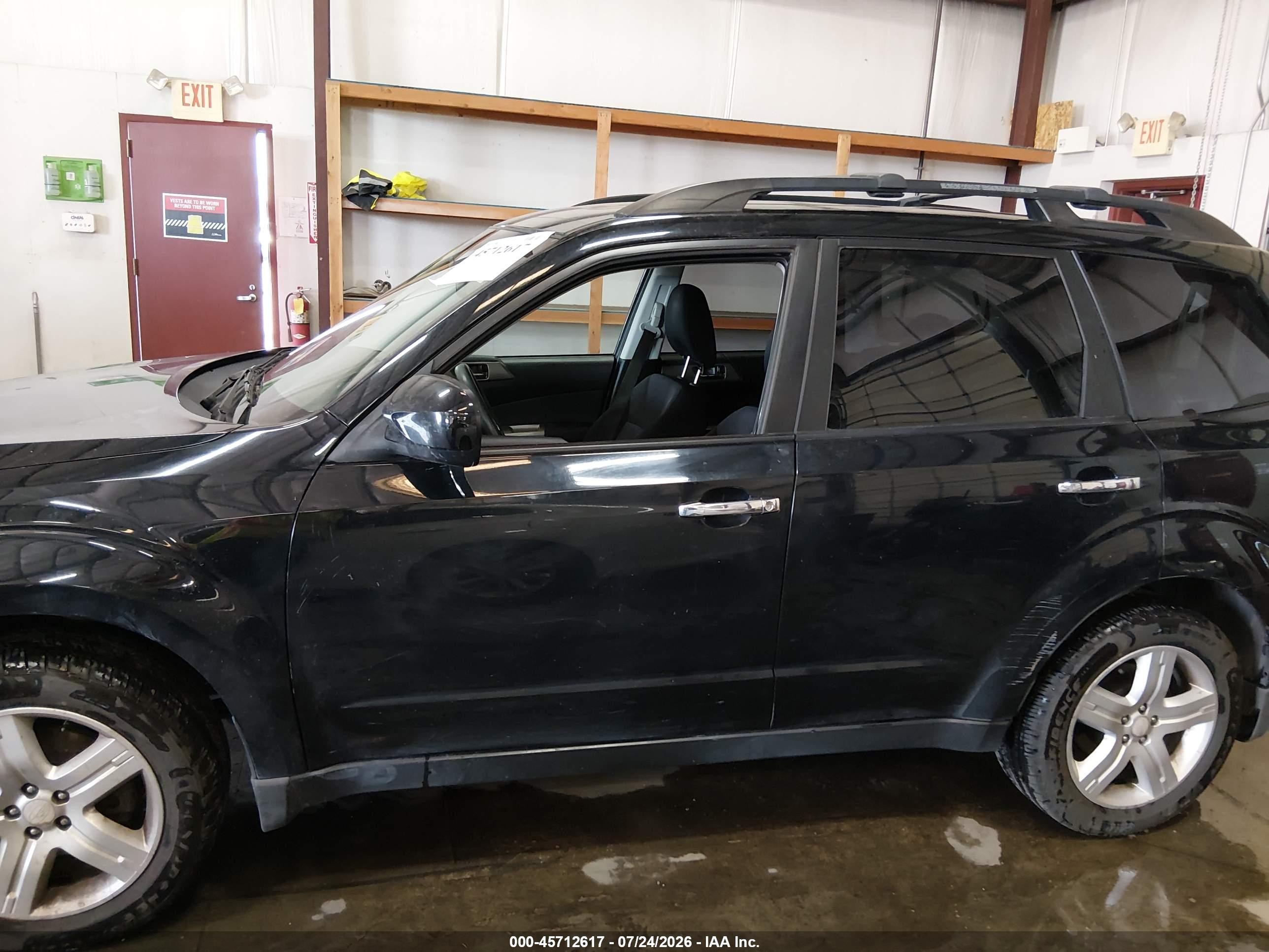 2009 Subaru Forester 2.5x Black vin: JF2SH63689H709215