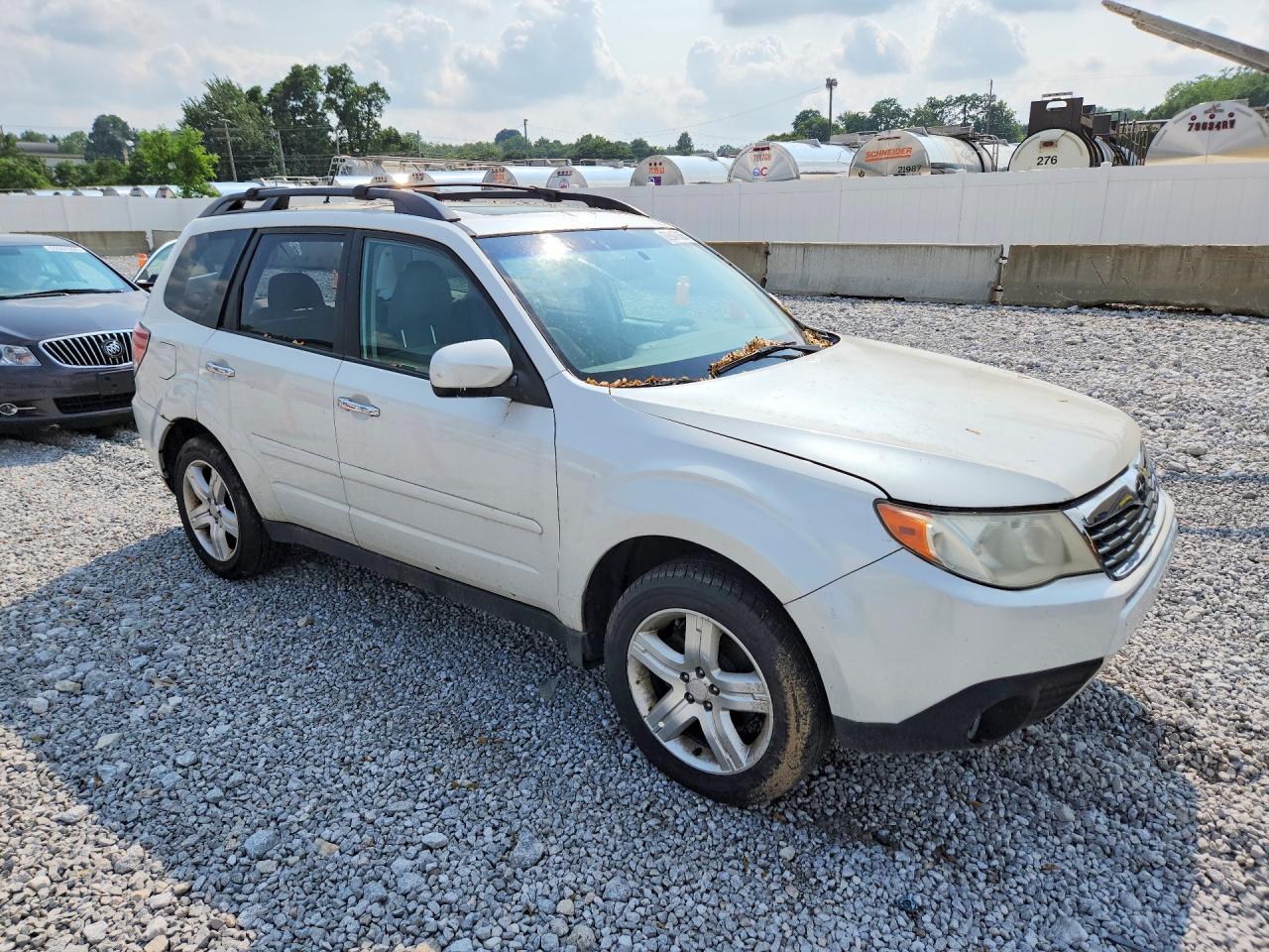 2009 Subaru Forester 2.5x Premium White vin: JF2SH63689H719470