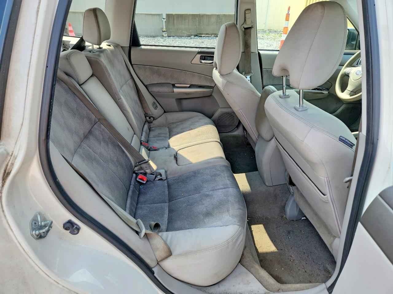 2009 Subaru Forester 2.5x Premium White vin: JF2SH63689H719470