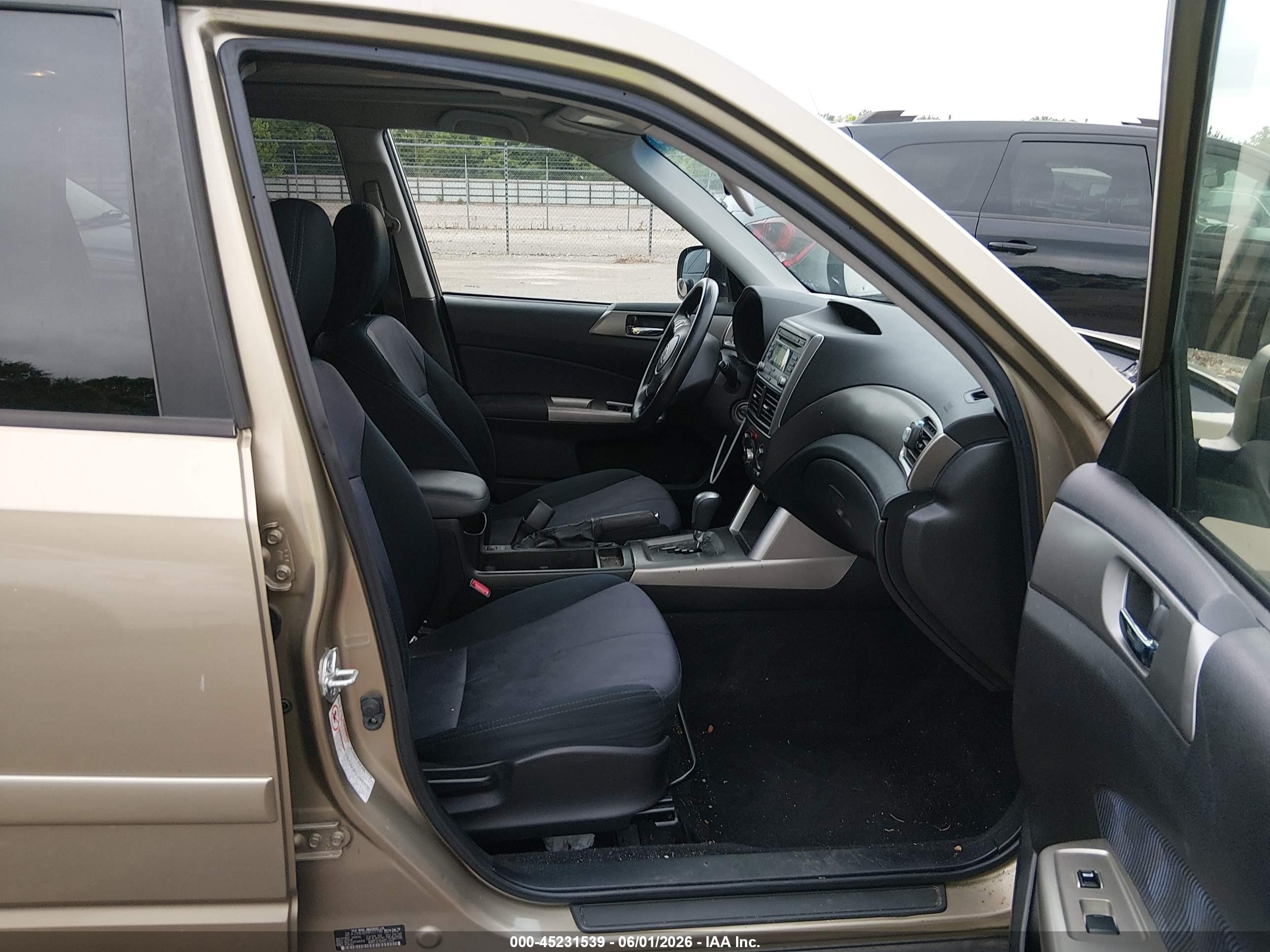 2009 Subaru Forester 2.5x Gold vin: JF2SH63689H721199