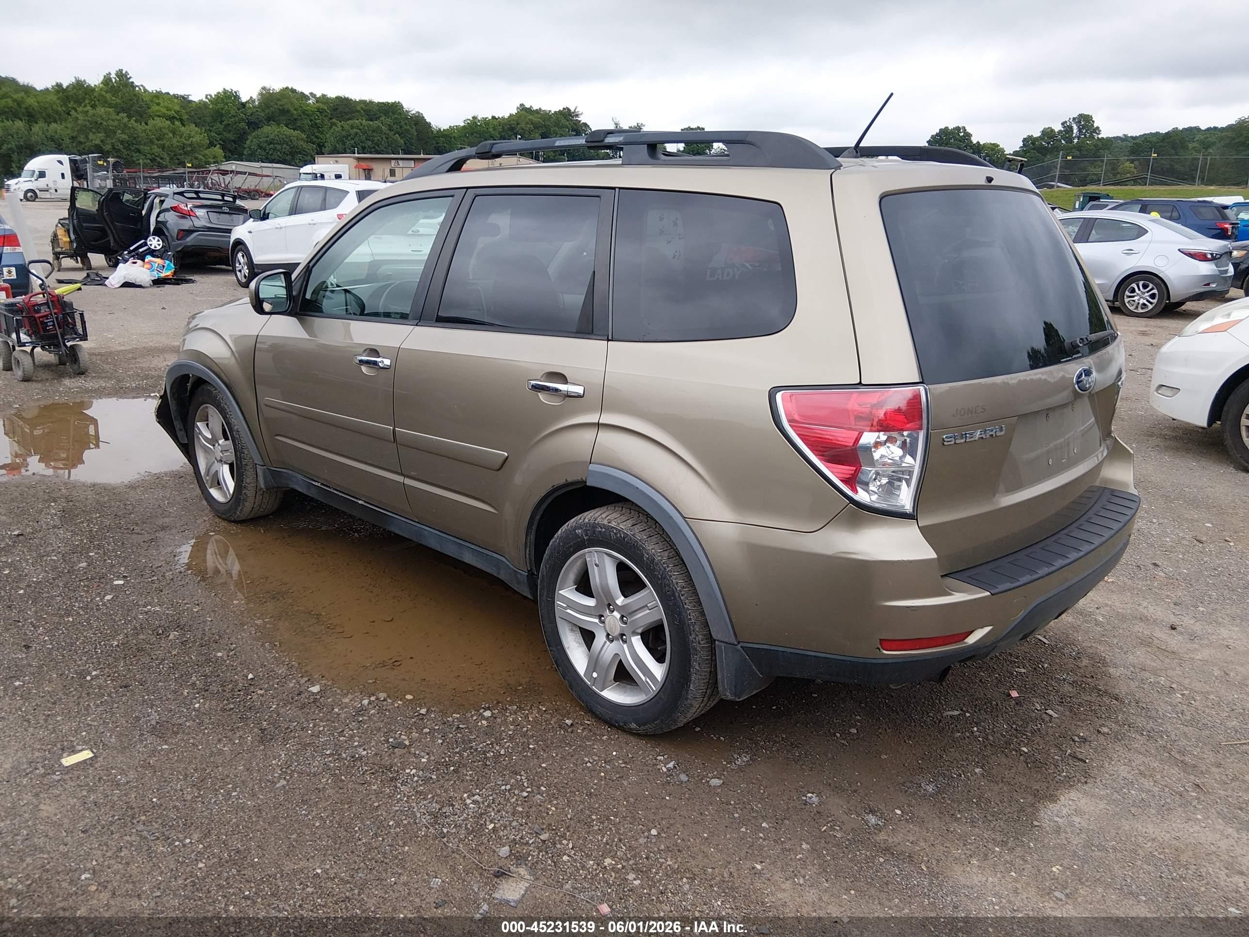2009 Subaru Forester 2.5x Gold vin: JF2SH63689H721199