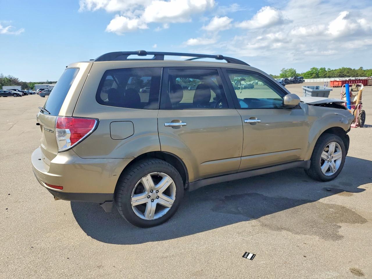 2009 Subaru Forester 2.5x Premium Gold vin: JF2SH63689H758804