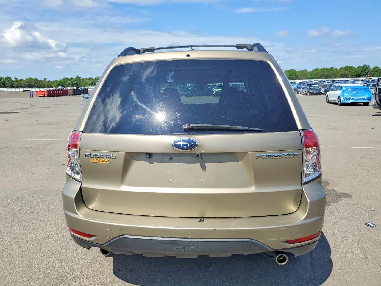 2009 Subaru Forester 2.5x Premium Gold vin: JF2SH63689H758804