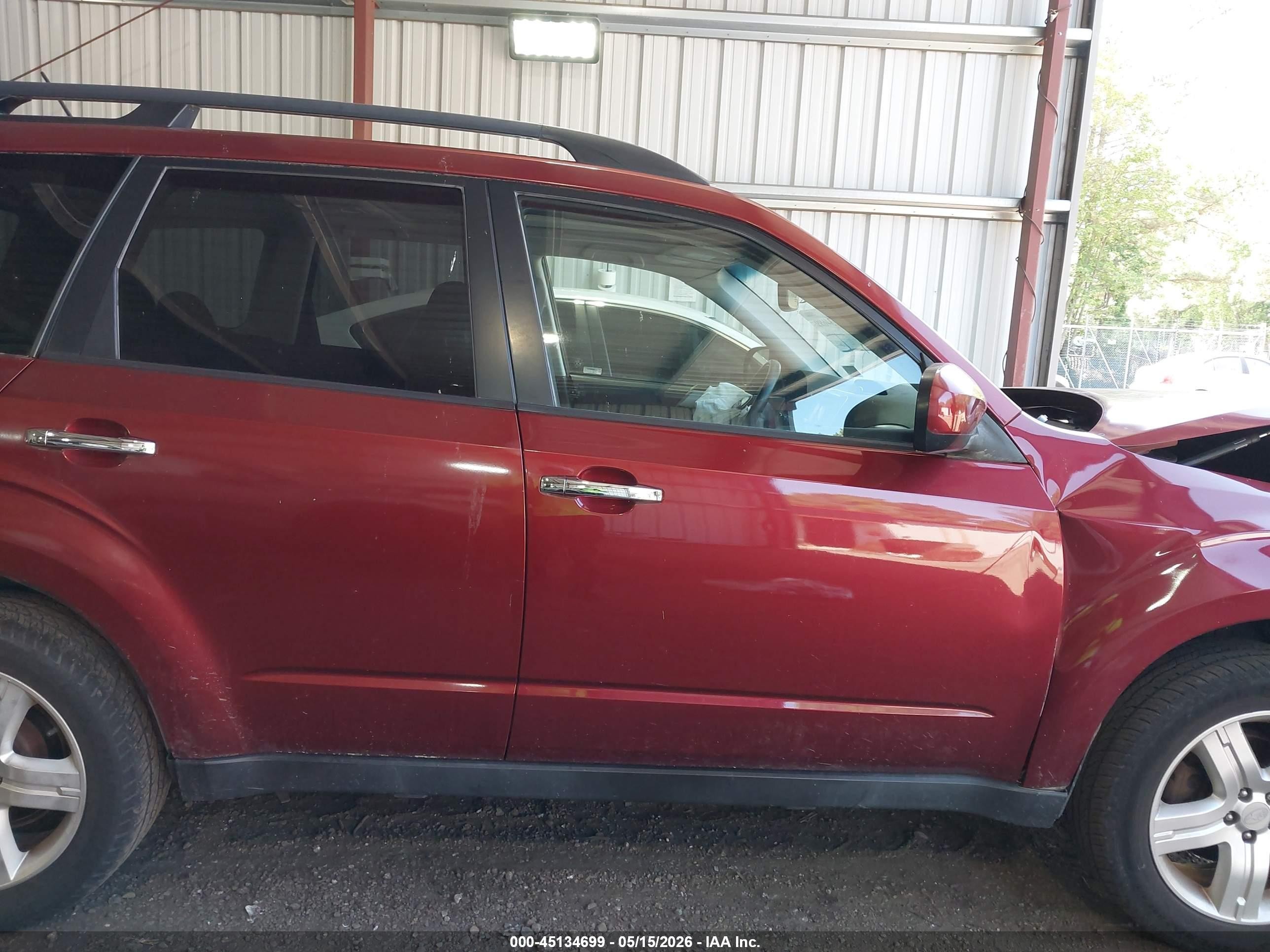 2009 Subaru Forester 2.5x Maroon vin: JF2SH63699H708185