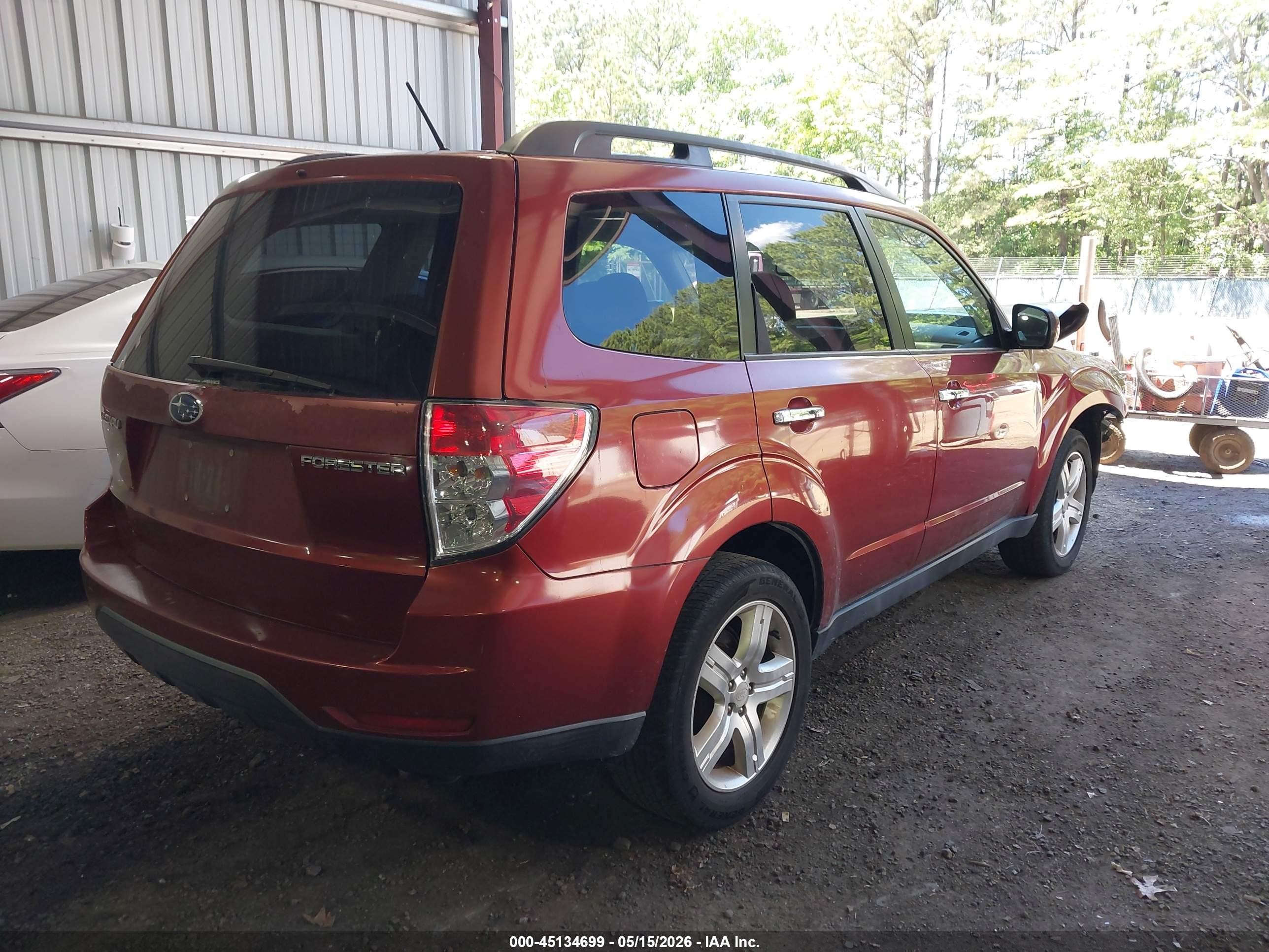 2009 Subaru Forester 2.5x Maroon vin: JF2SH63699H708185